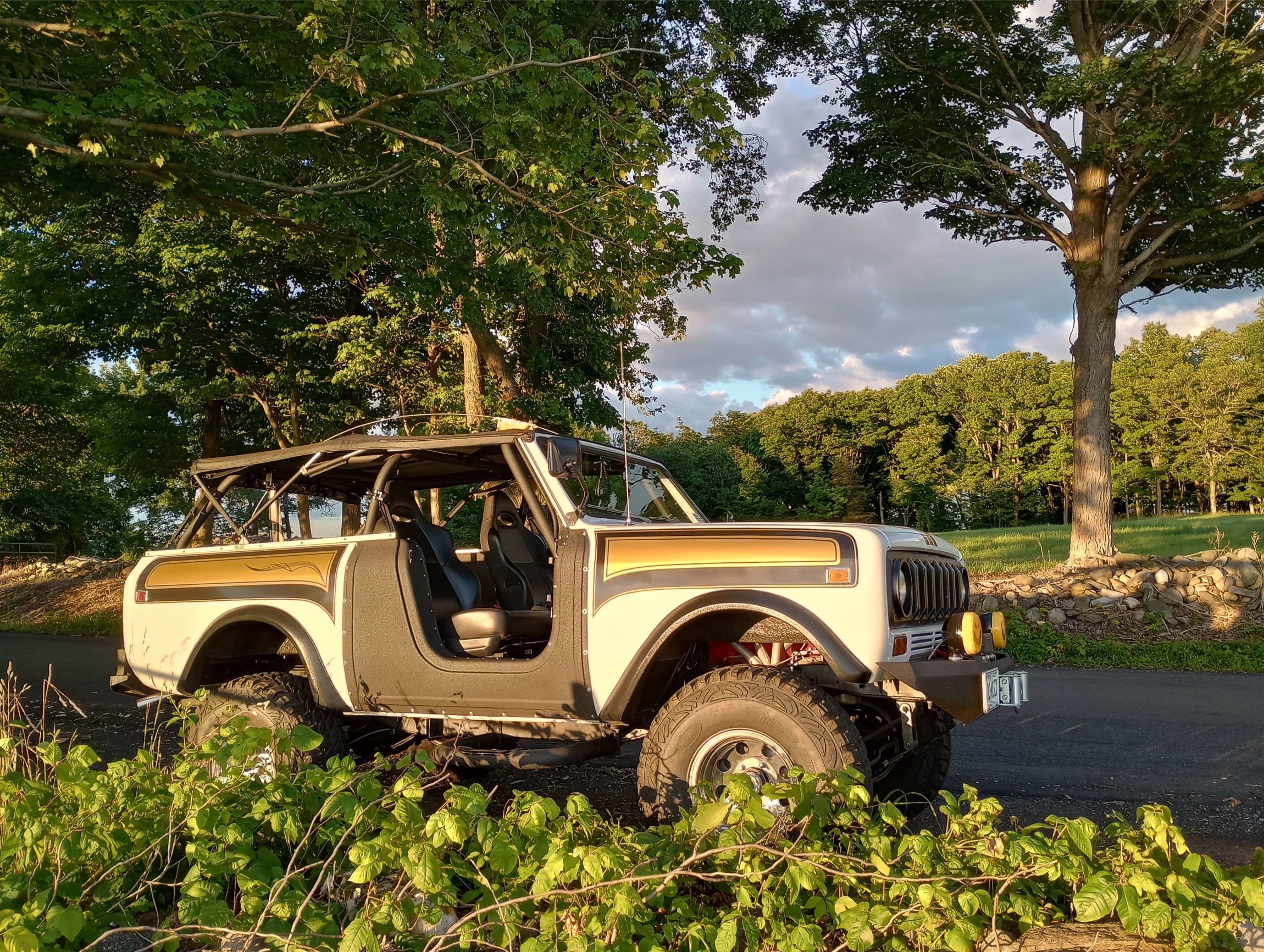 Sold: 1977 International Harvester Super Scout II