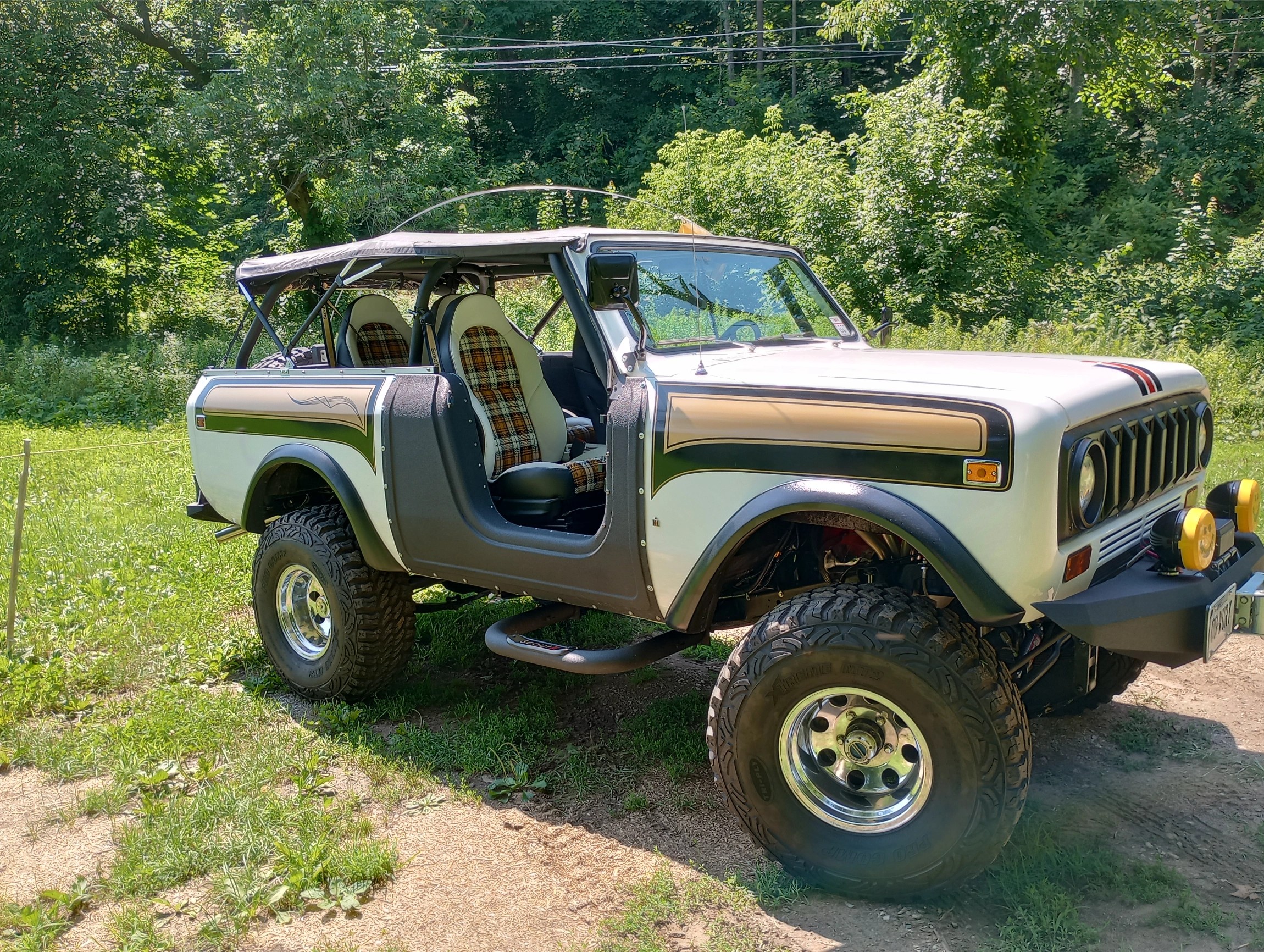 Sold: 1977 International Harvester Super Scout II