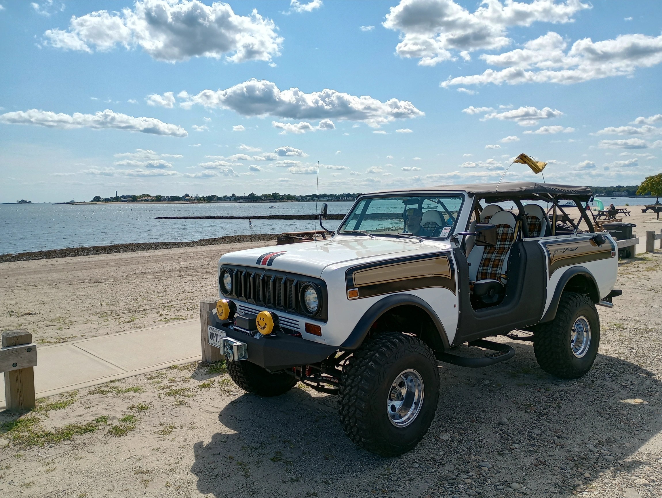 Sold: 1977 International Harvester Super Scout II