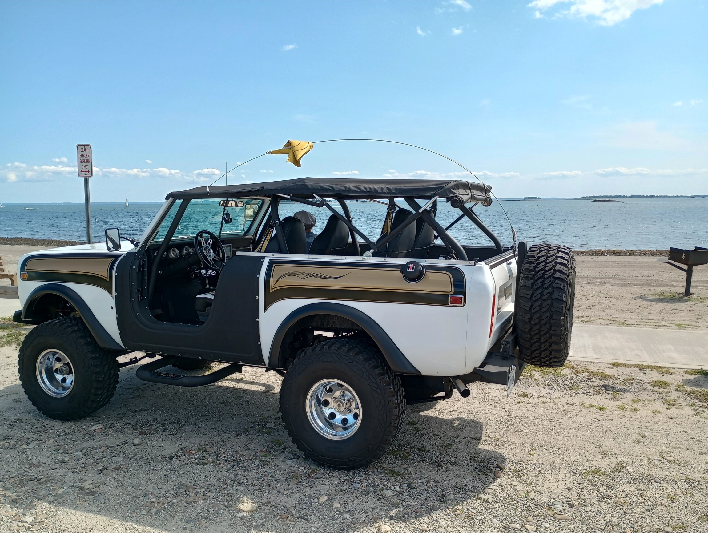 Sold: 1977 International Harvester Super Scout II