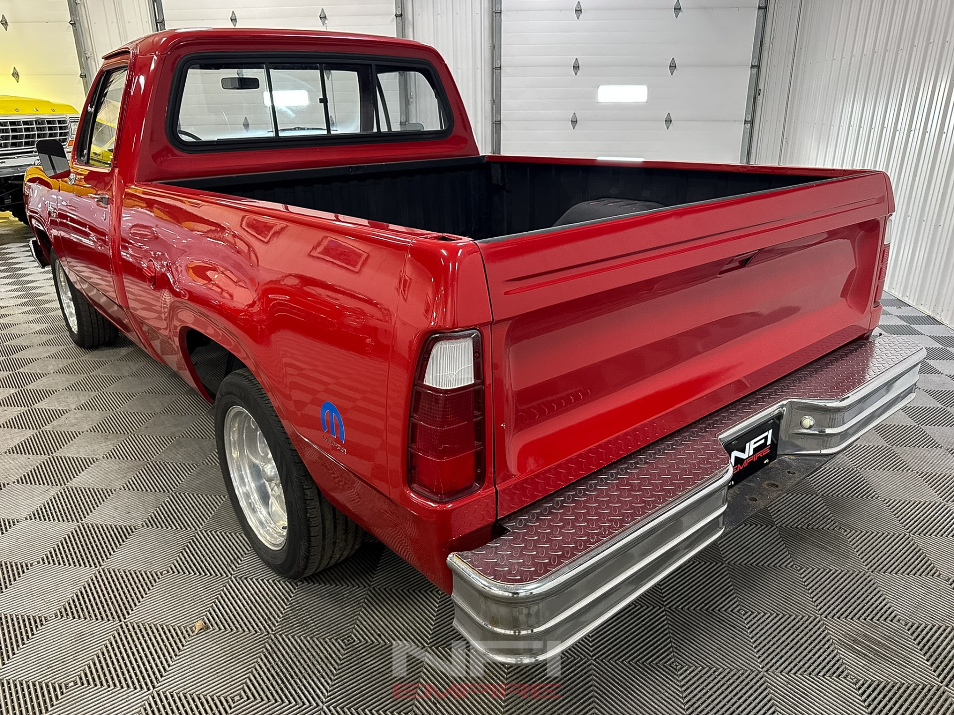 1980 Dodge D-150 Sweptline