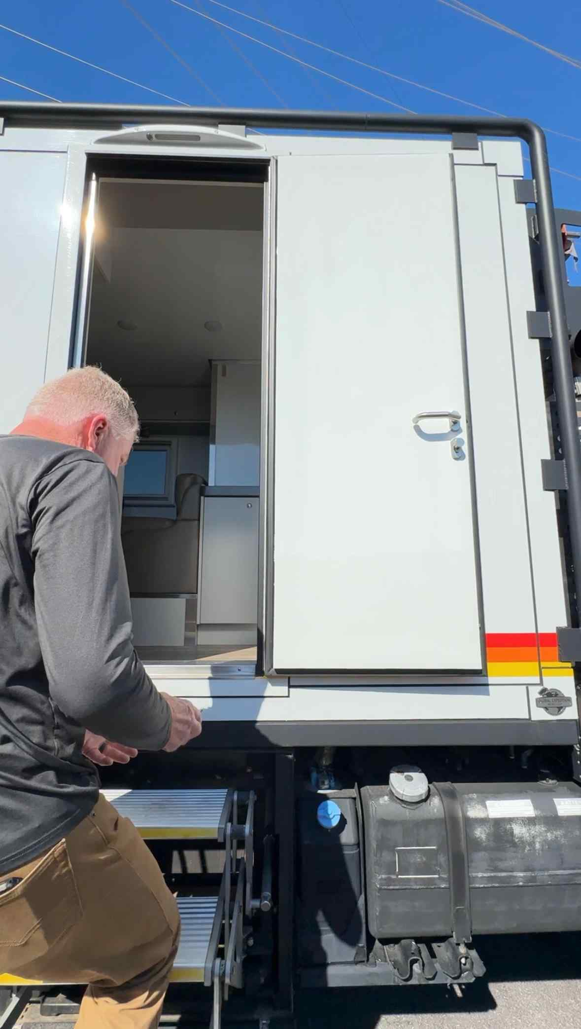 2019 Global Expedition Vehicles SAFARI EXTREME