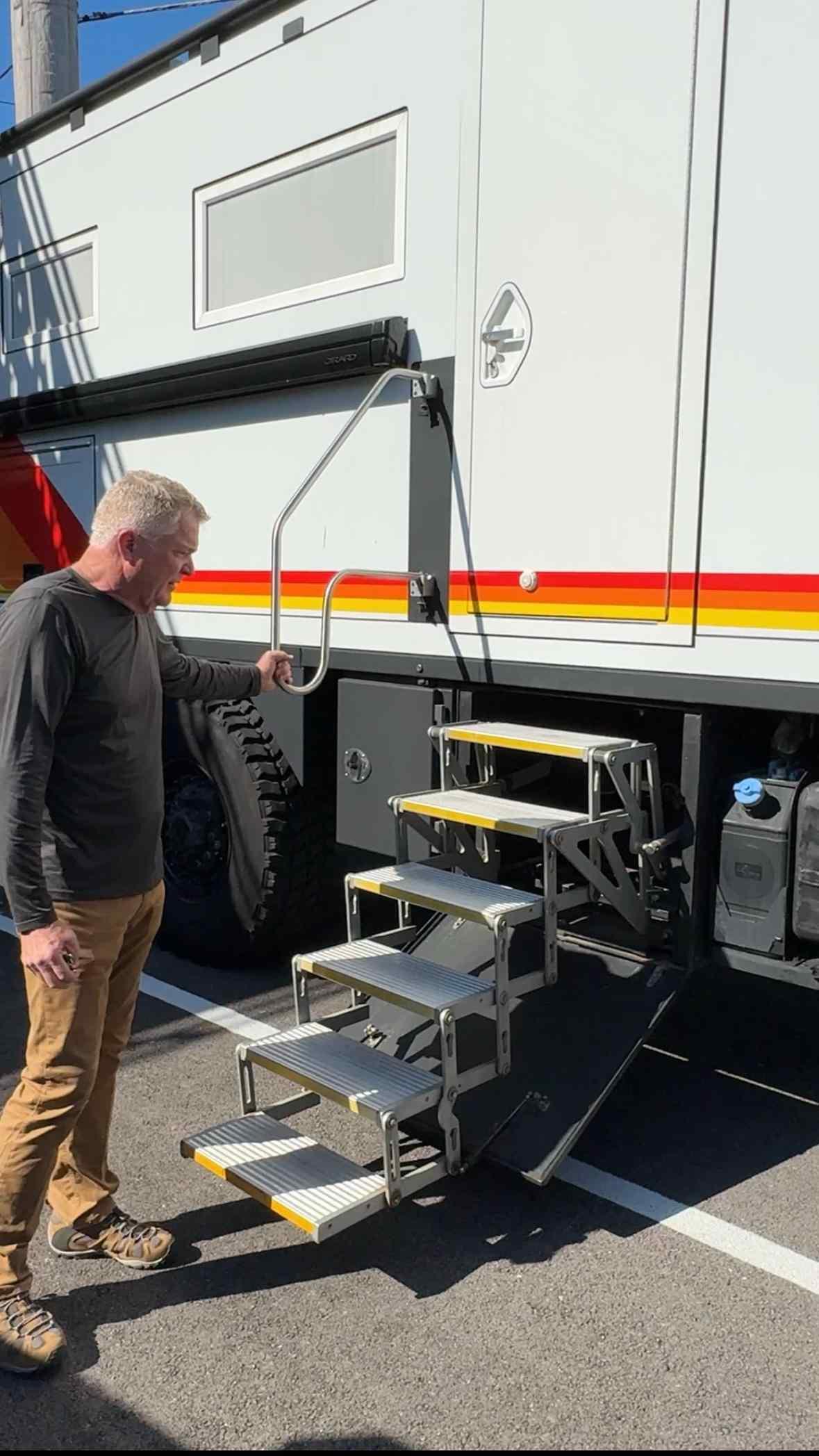 2019 Global Expedition Vehicles SAFARI EXTREME