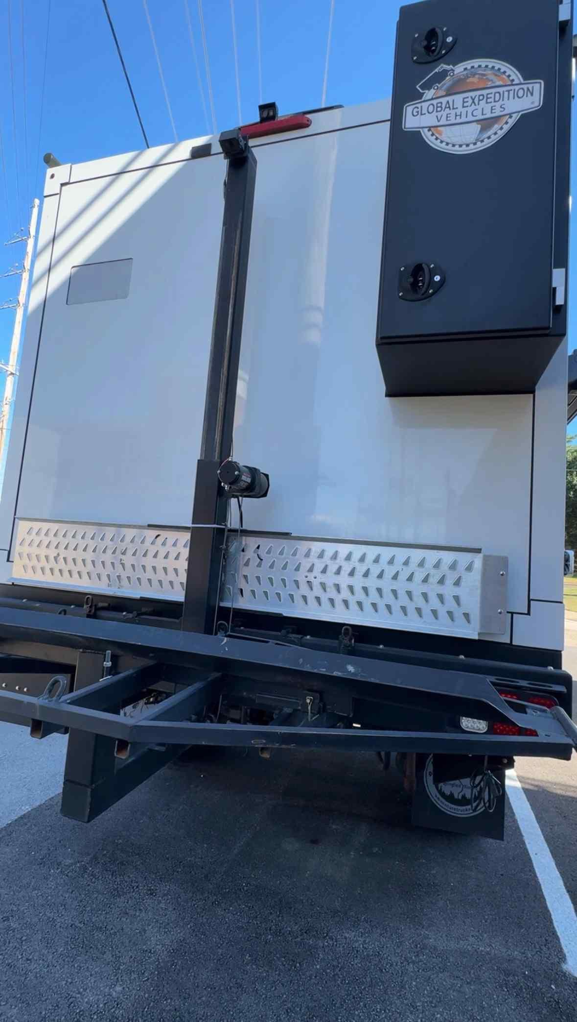 2019 Global Expedition Vehicles SAFARI EXTREME