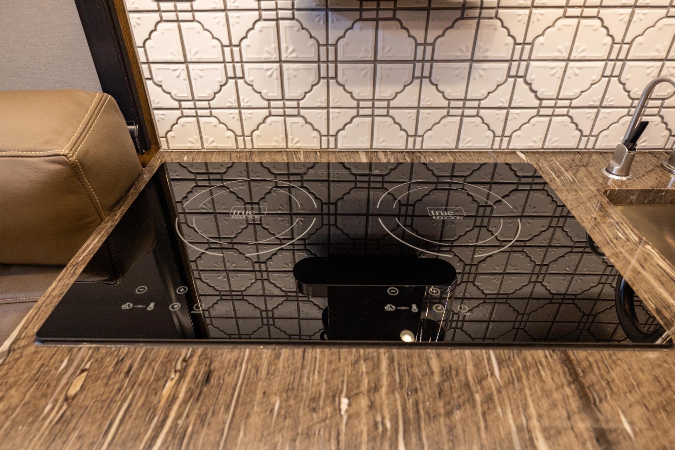 2020 EarthRoamer XV-LTi 011