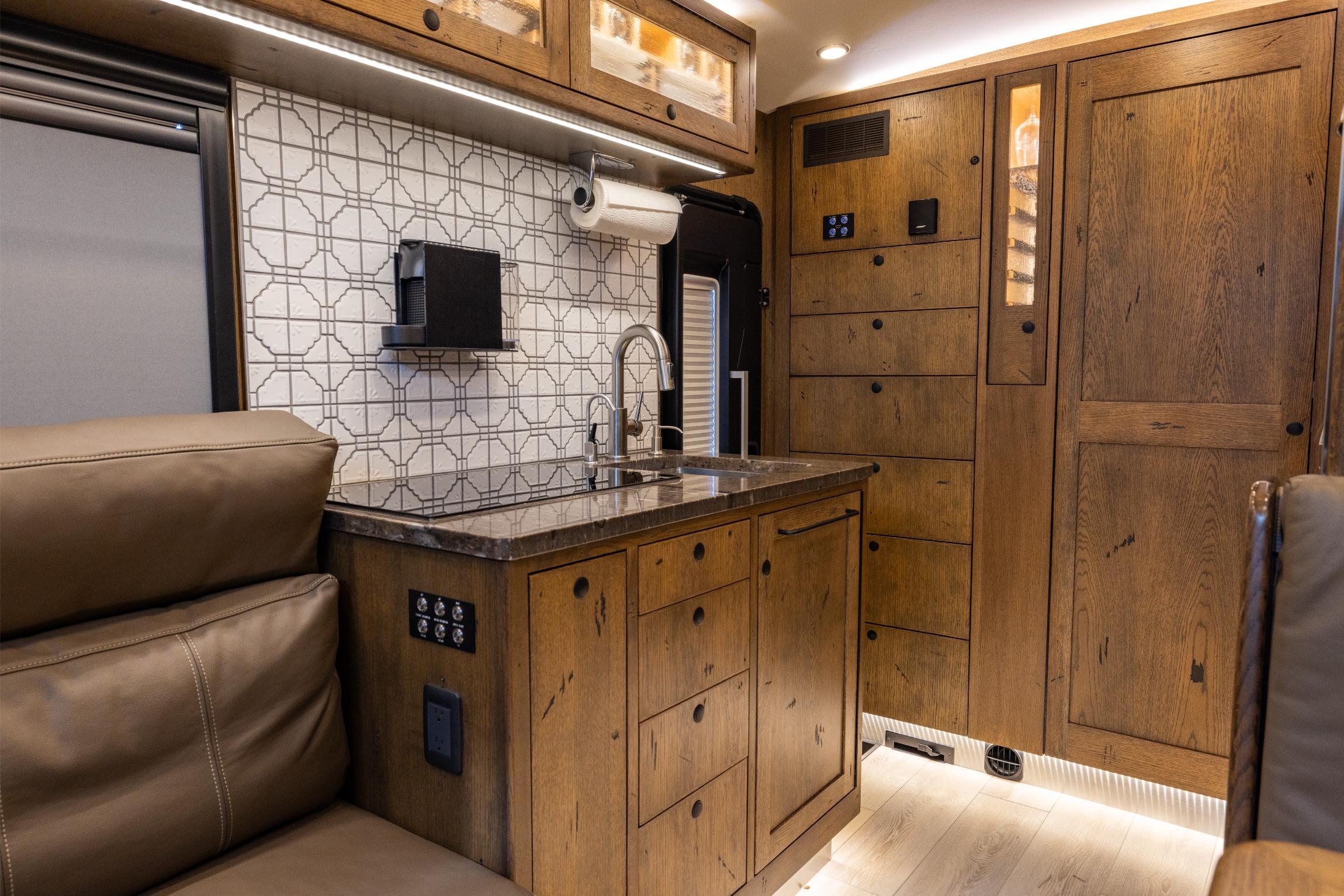 2020 EarthRoamer XV-LTi 011