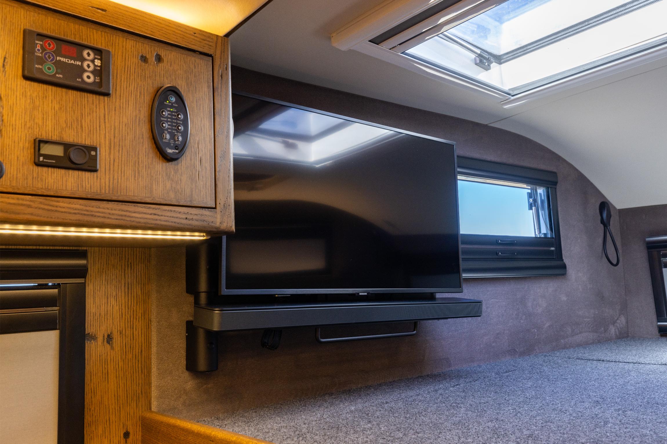 2020 EarthRoamer XV-LTi 011