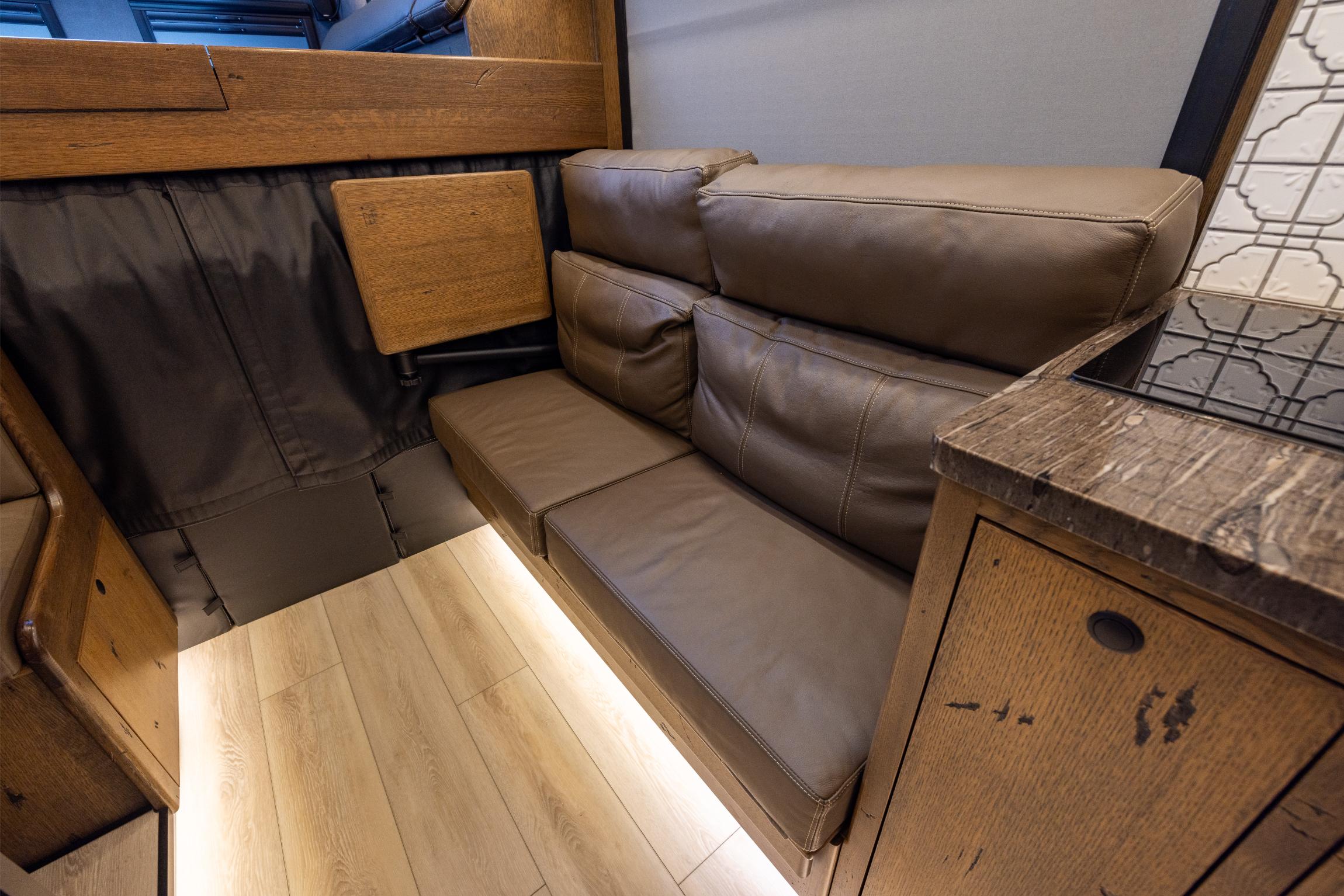 2020 EarthRoamer XV-LTi 011