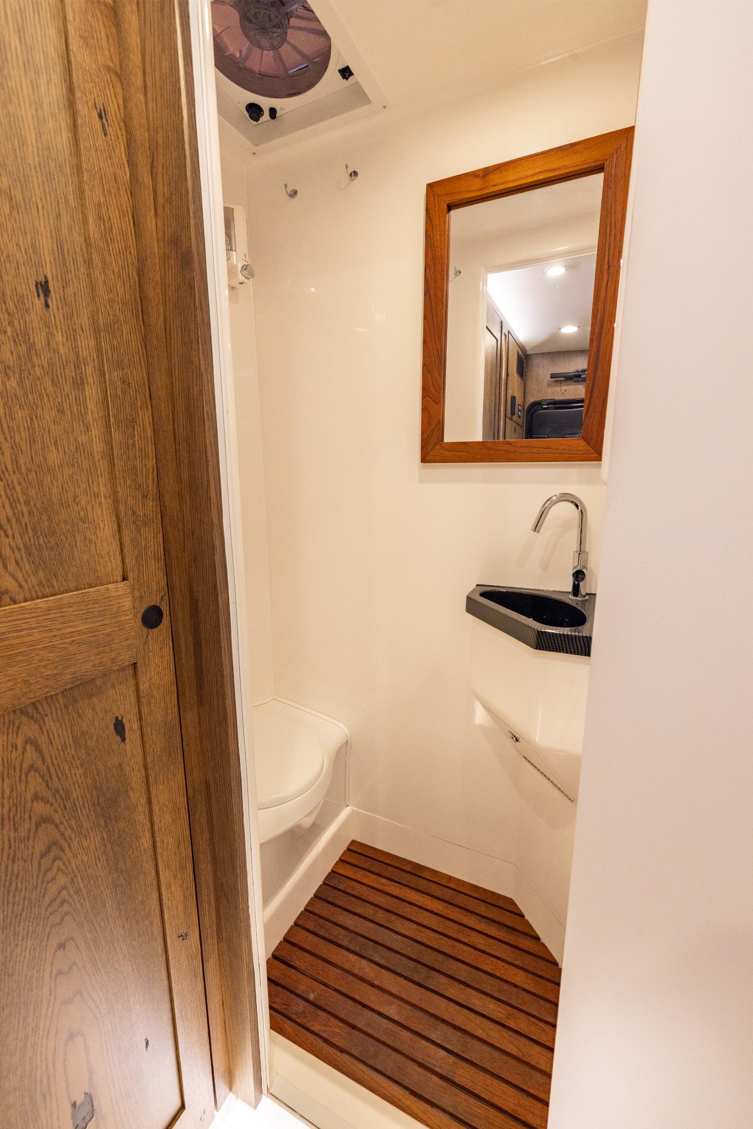 2020 EarthRoamer XV-LTi 011