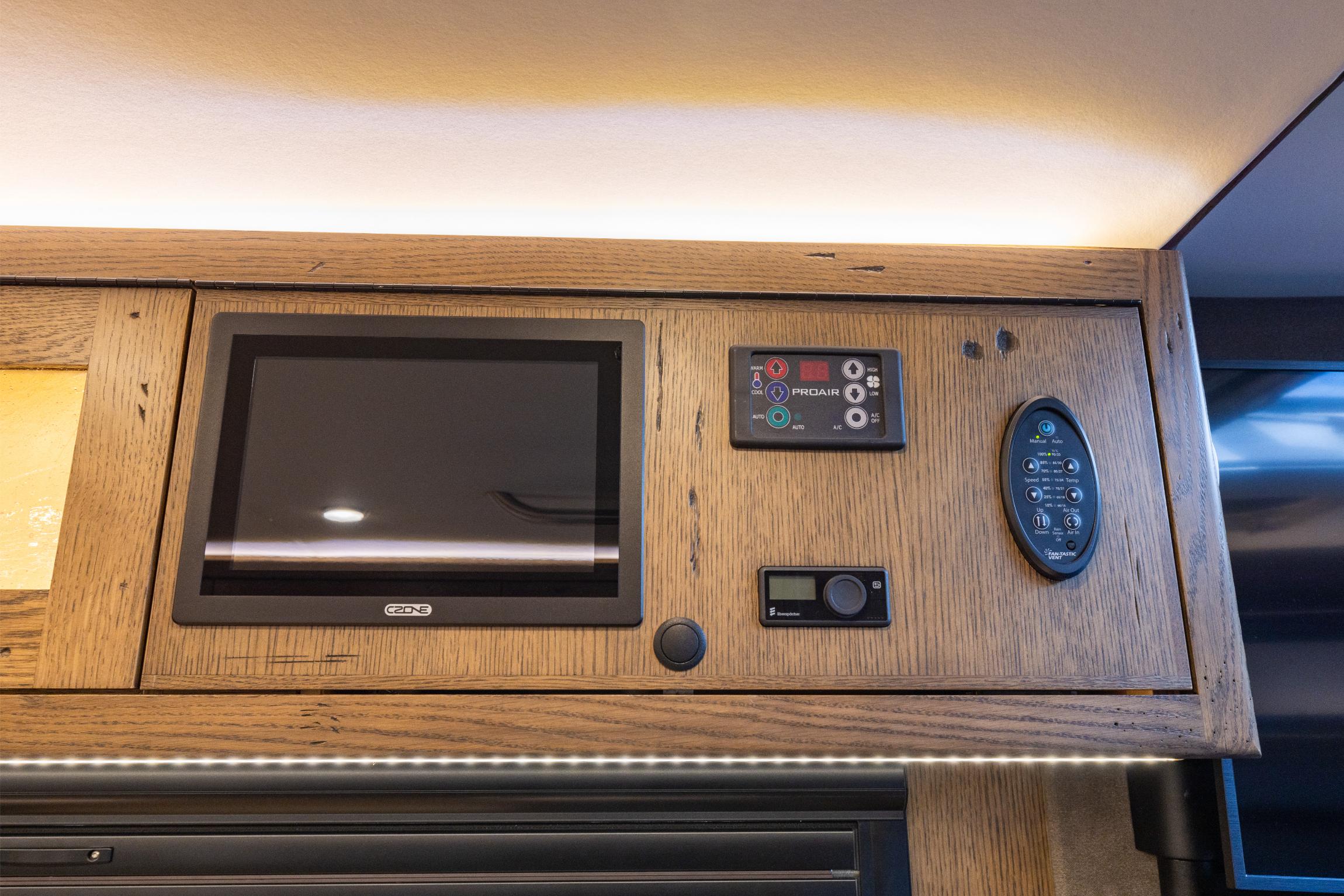 2020 EarthRoamer XV-LTi 011