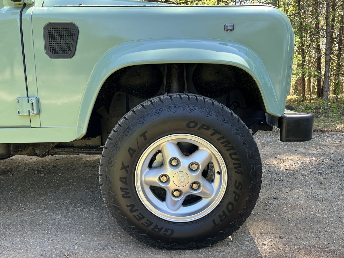 1997 Land Rover Defender 90 Hue 166