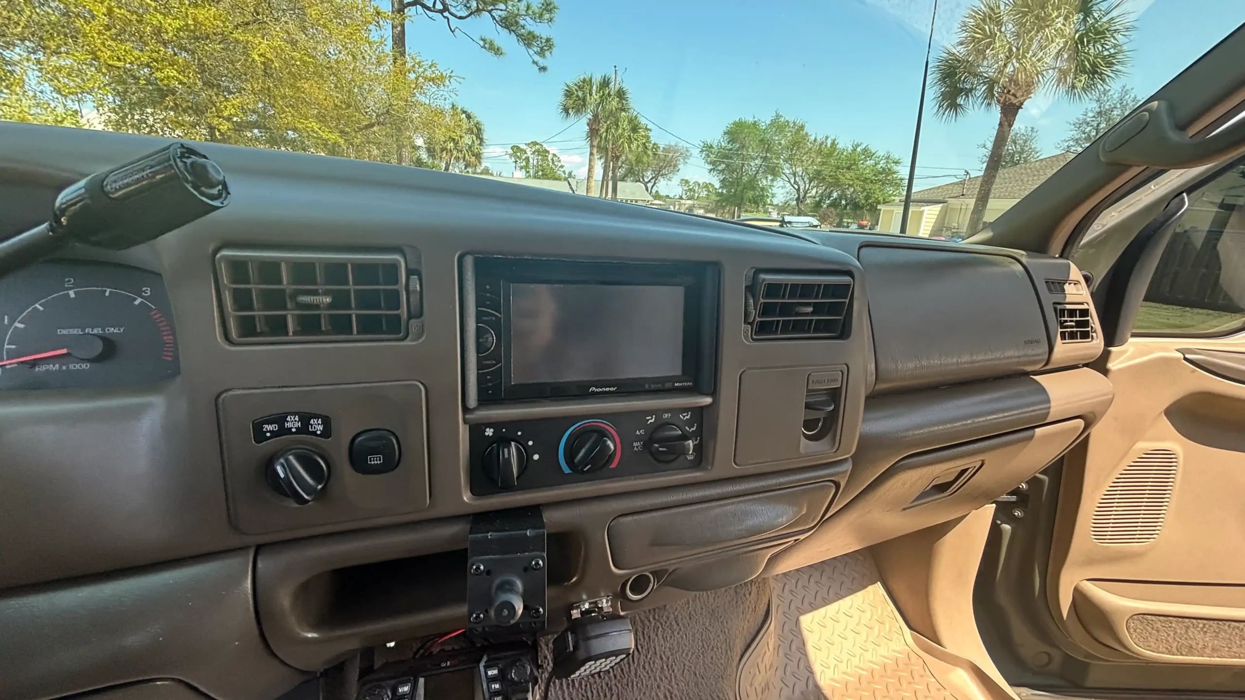 Sold: 2000 Ford Excursion Limited Power Stroke 4×4 - 3