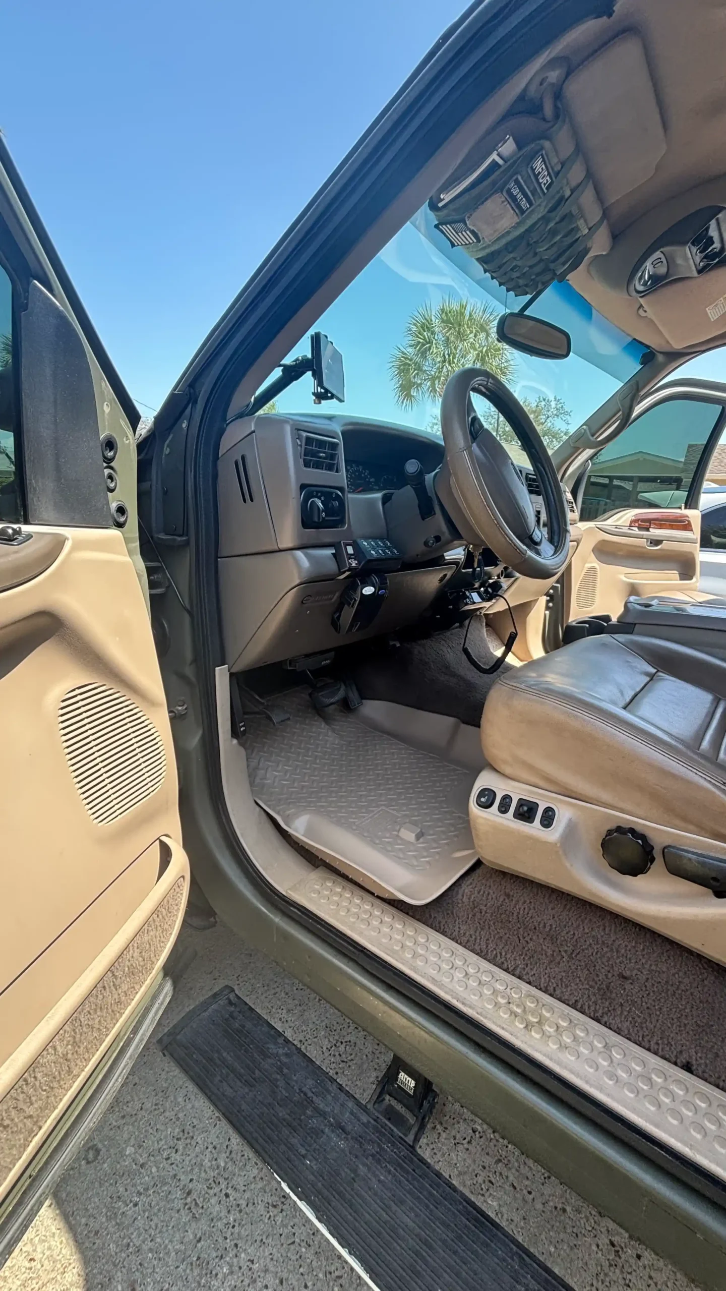 Sold: 2000 Ford Excursion Limited Power Stroke 4×4 - 5