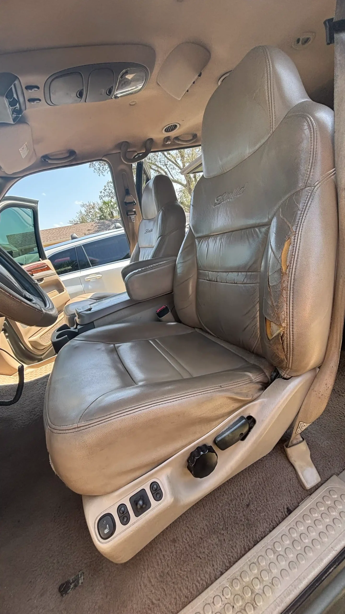 Sold: 2000 Ford Excursion Limited Power Stroke 4×4