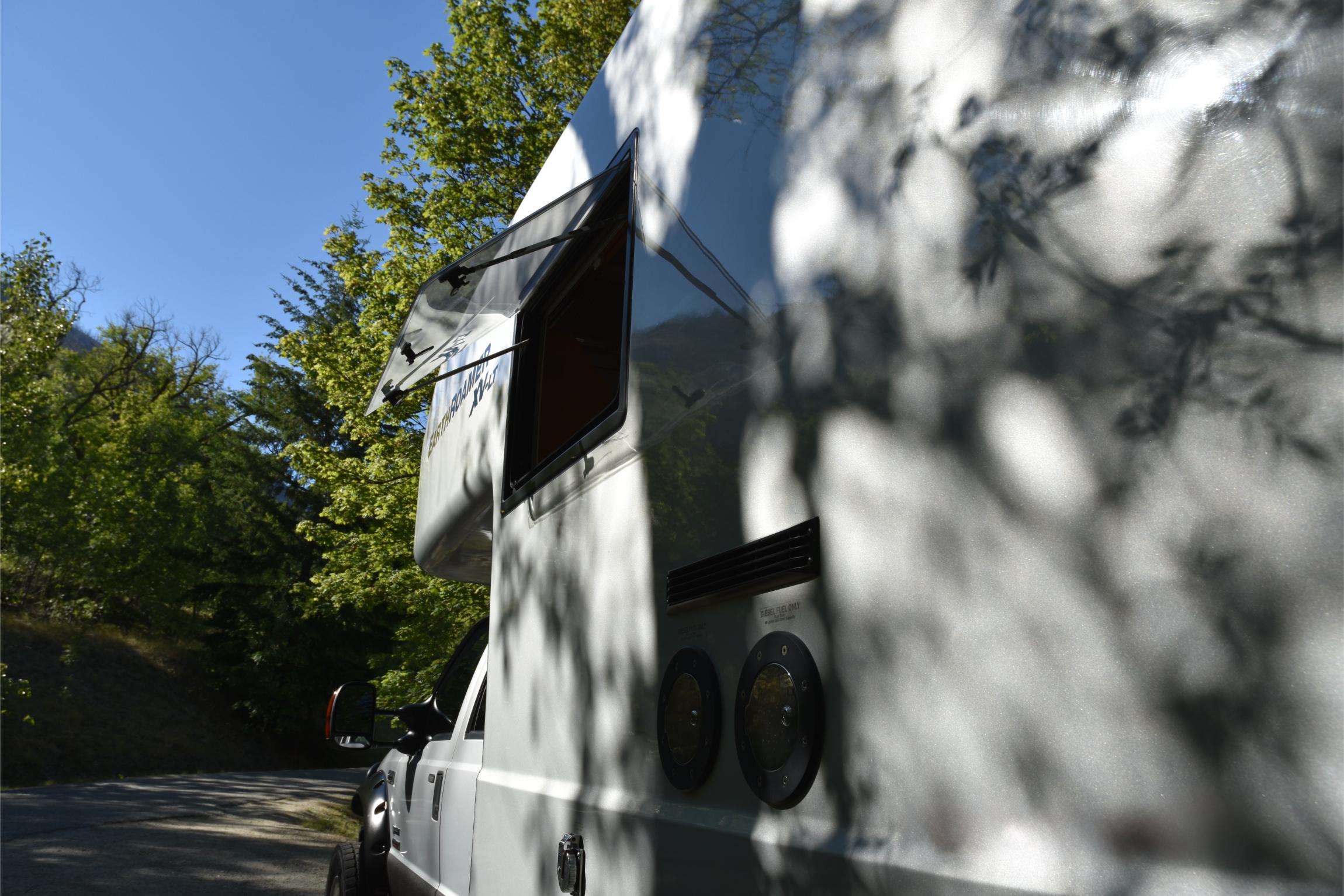 Sold: 2007 EarthRoamer XV-LT 048