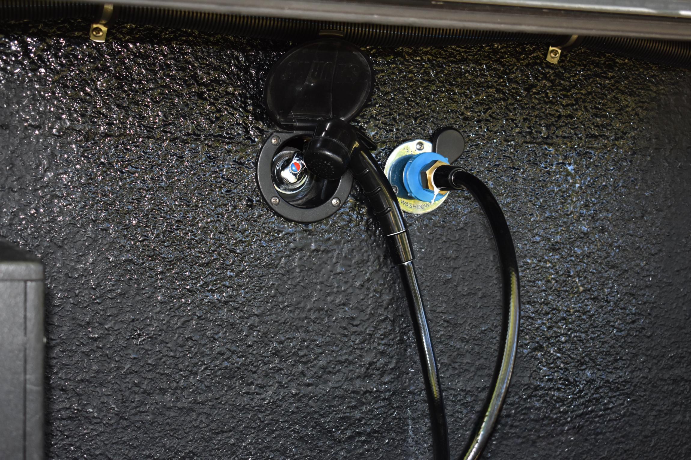 Sold: 2007 EarthRoamer XV-LT 048