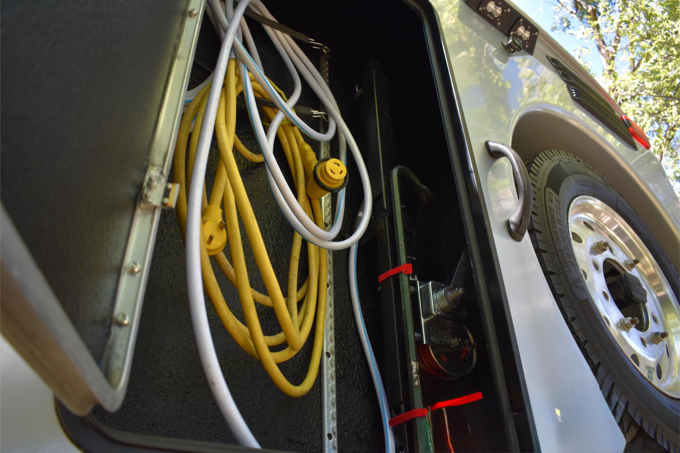 Sold: 2007 EarthRoamer XV-LT 048