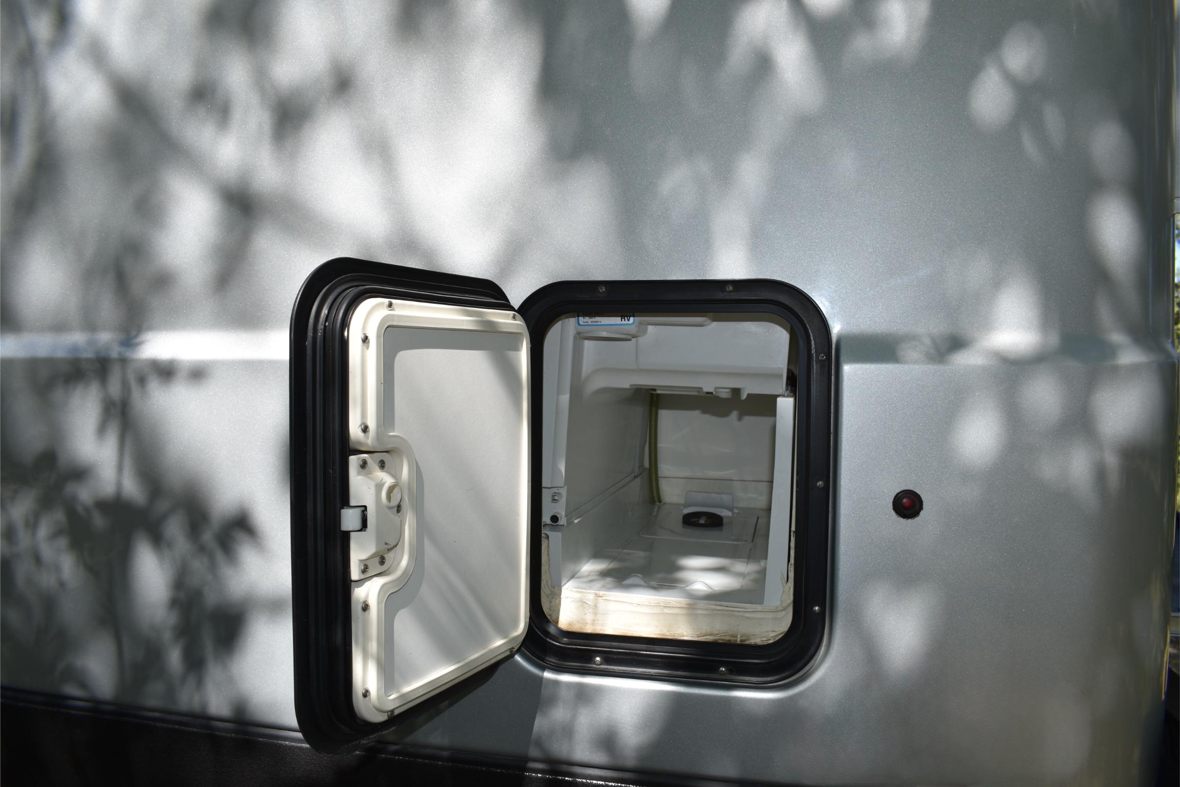 Sold: 2007 EarthRoamer XV-LT 048