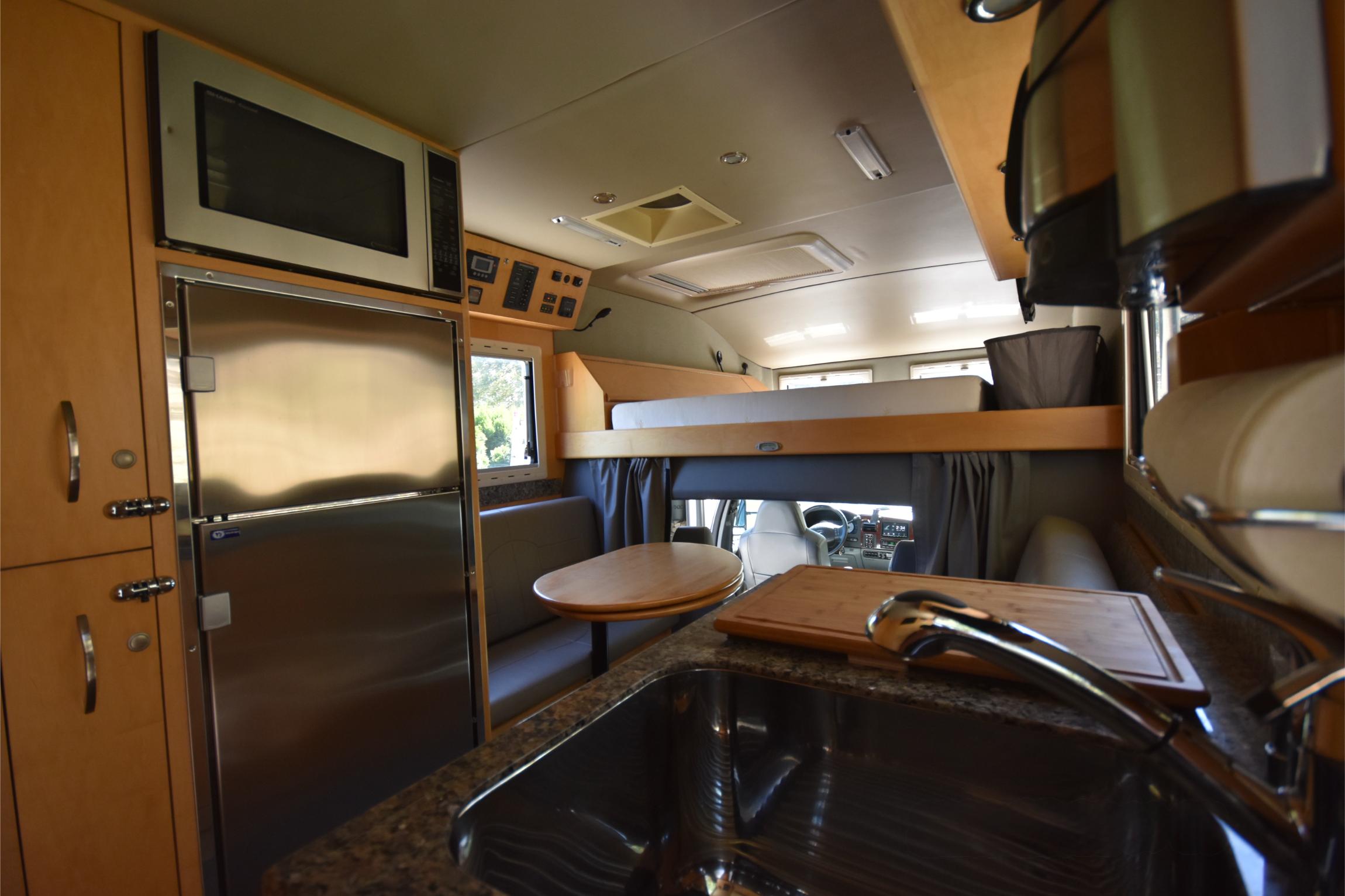 Sold: 2007 EarthRoamer XV-LT 048