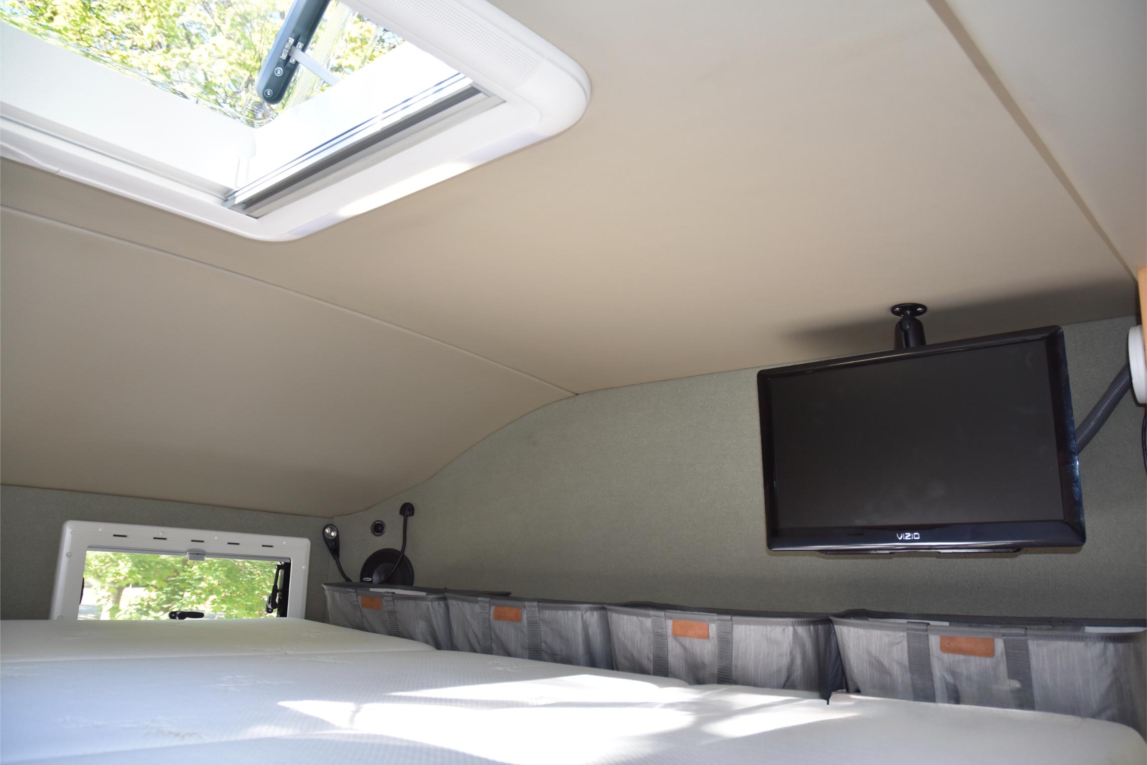 Sold: 2007 EarthRoamer XV-LT 048