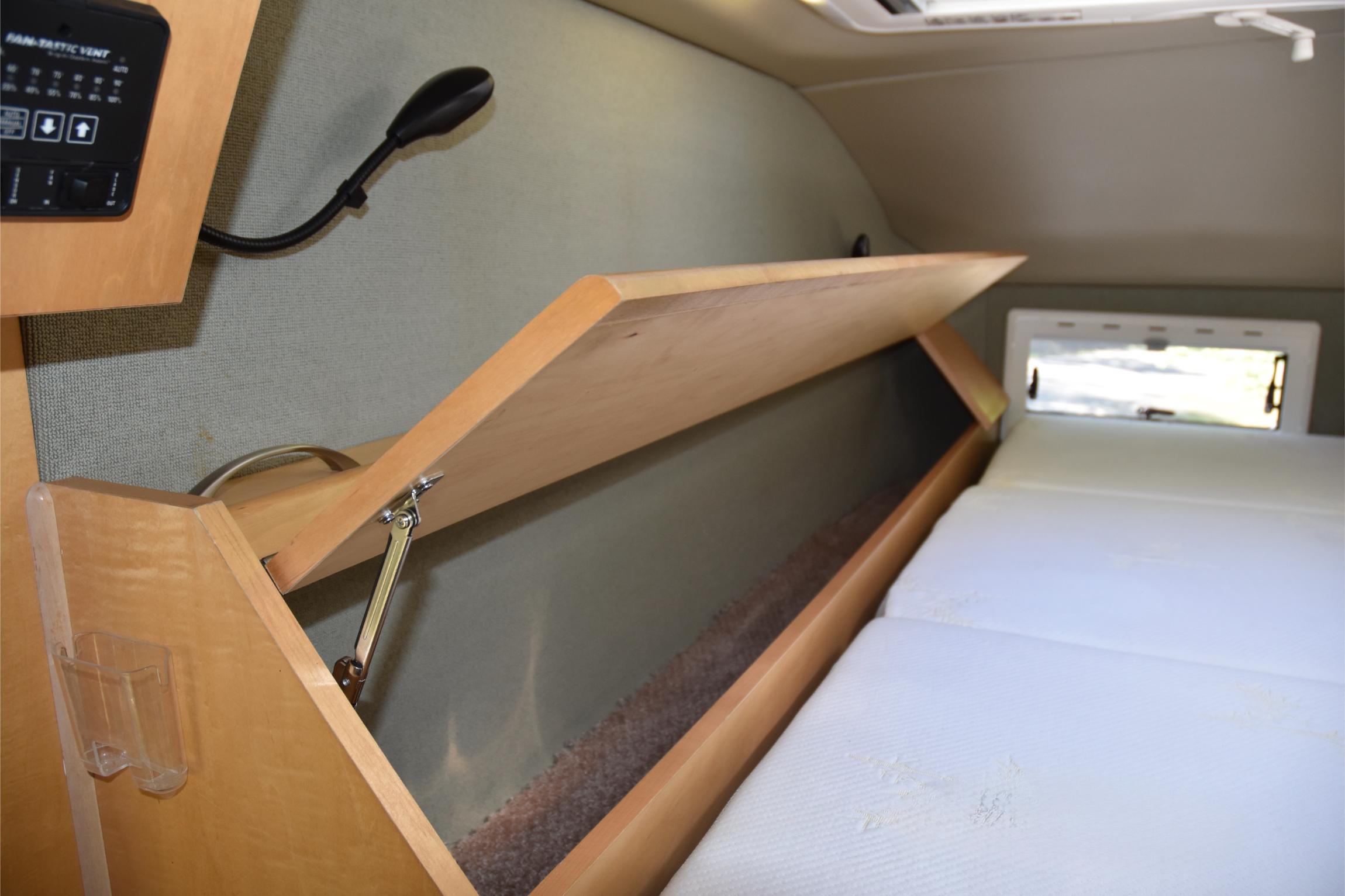 Sold: 2007 EarthRoamer XV-LT 048