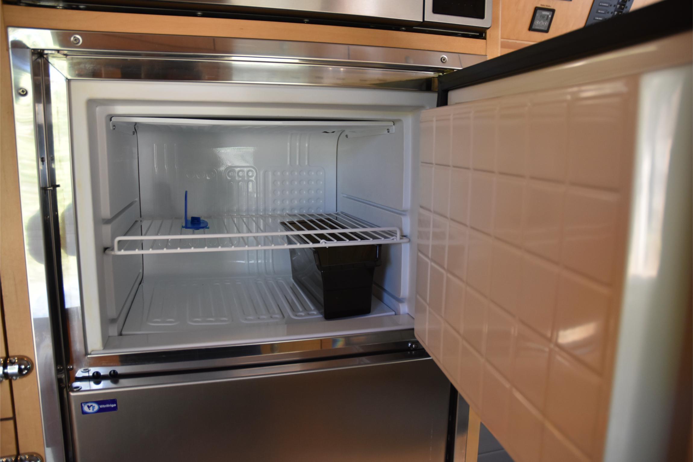 Sold: 2007 EarthRoamer XV-LT 048