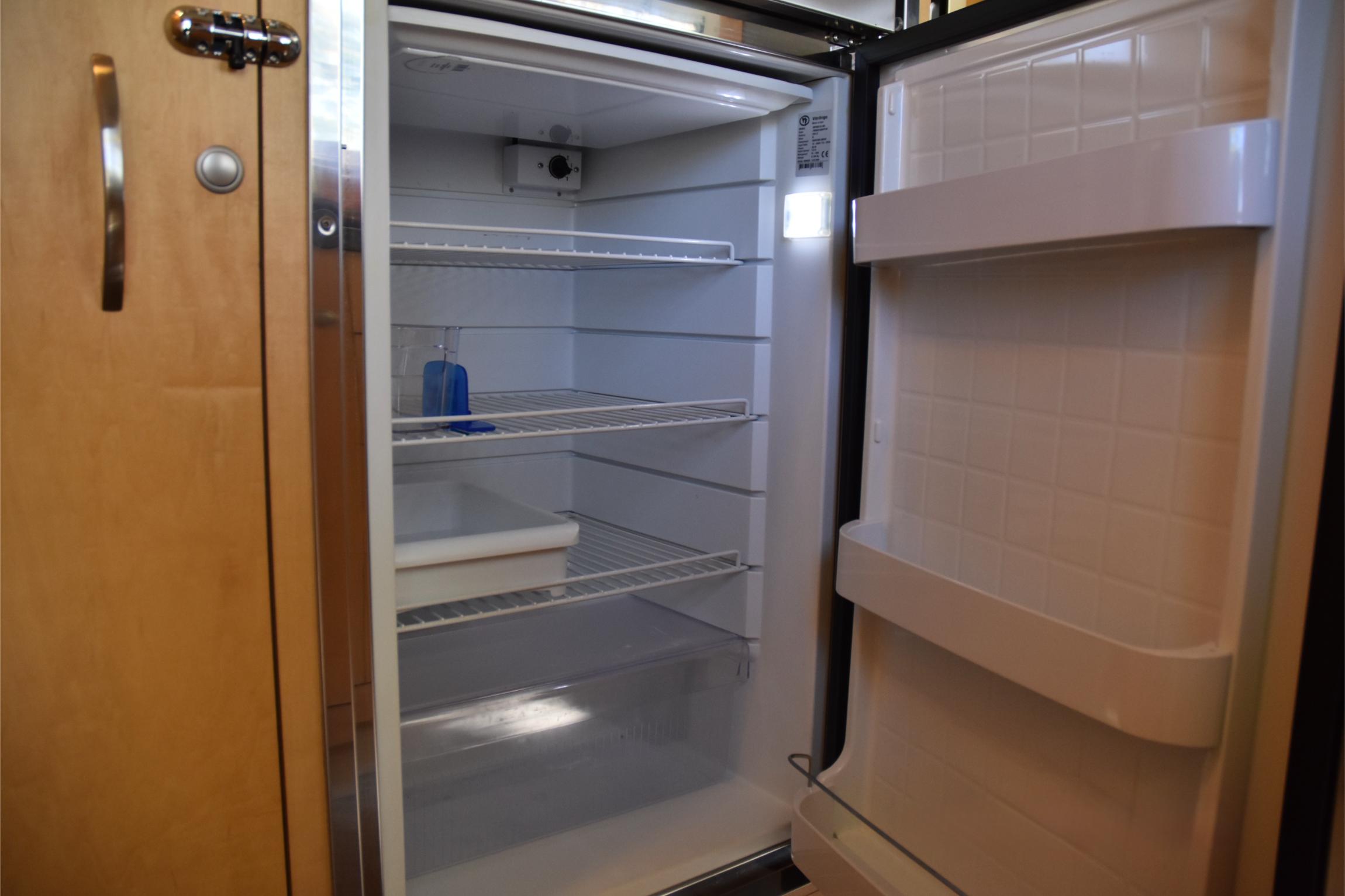 Sold: 2007 EarthRoamer XV-LT 048