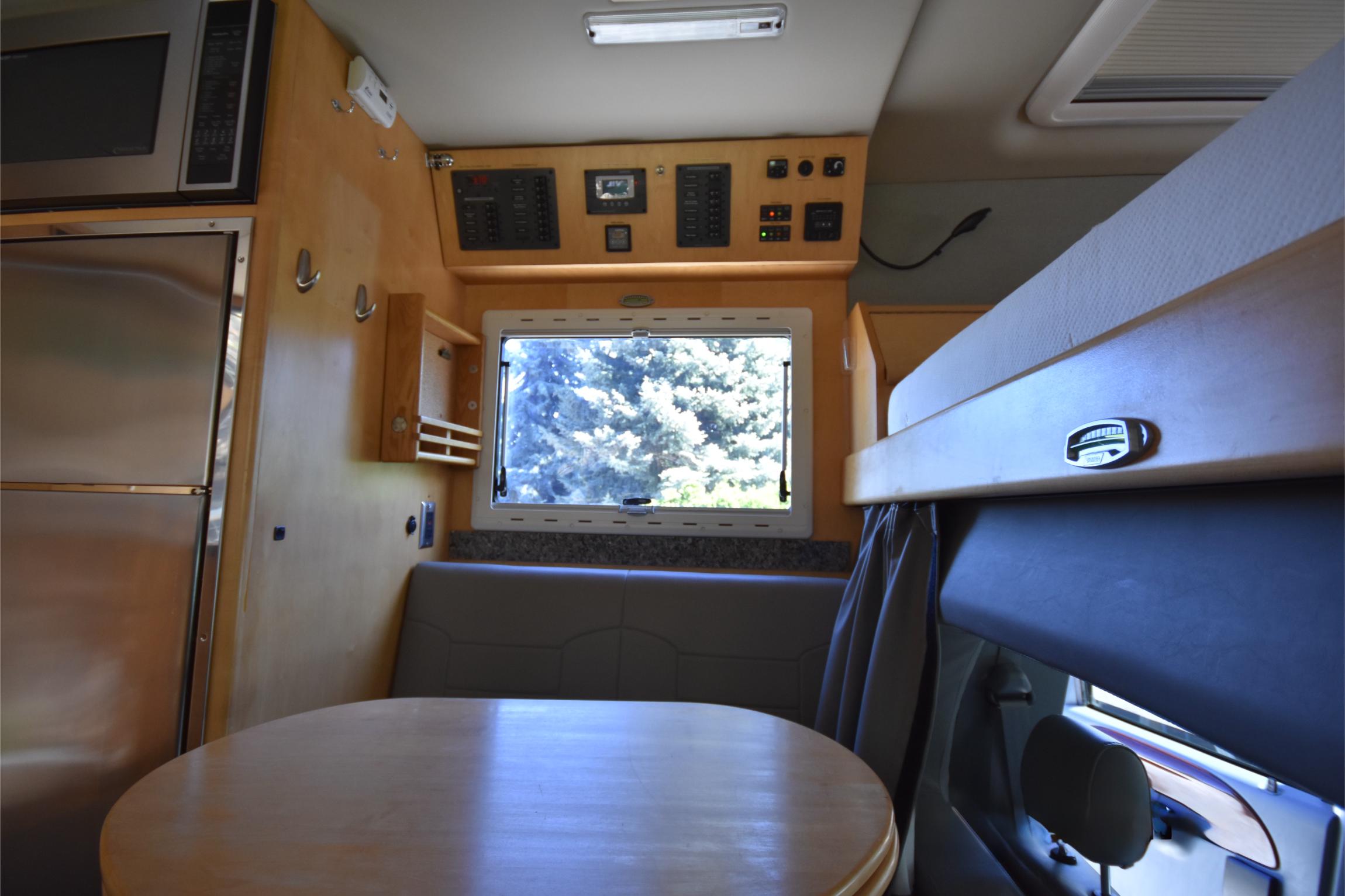 Sold: 2007 EarthRoamer XV-LT 048