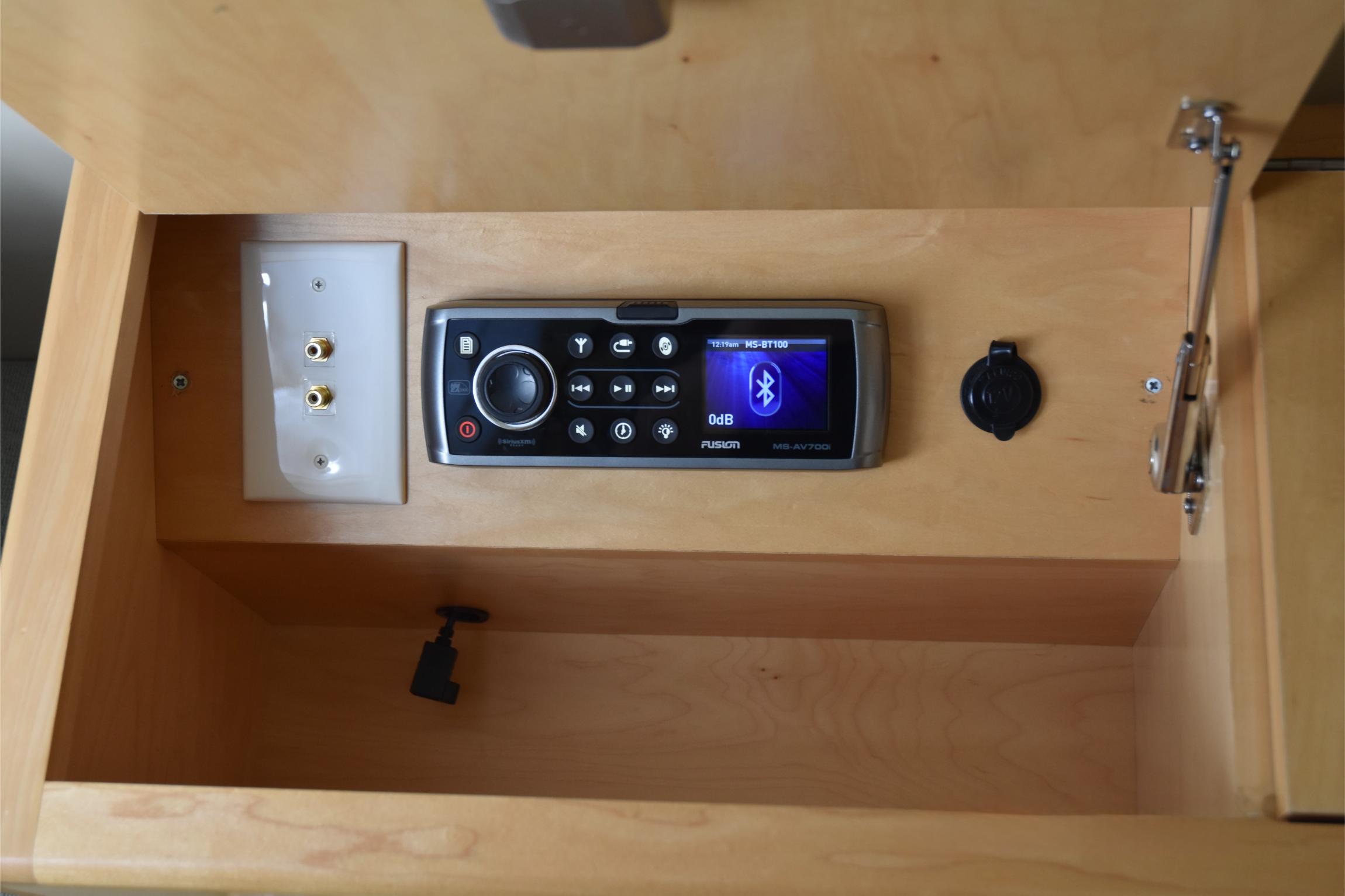 Sold: 2007 EarthRoamer XV-LT 048