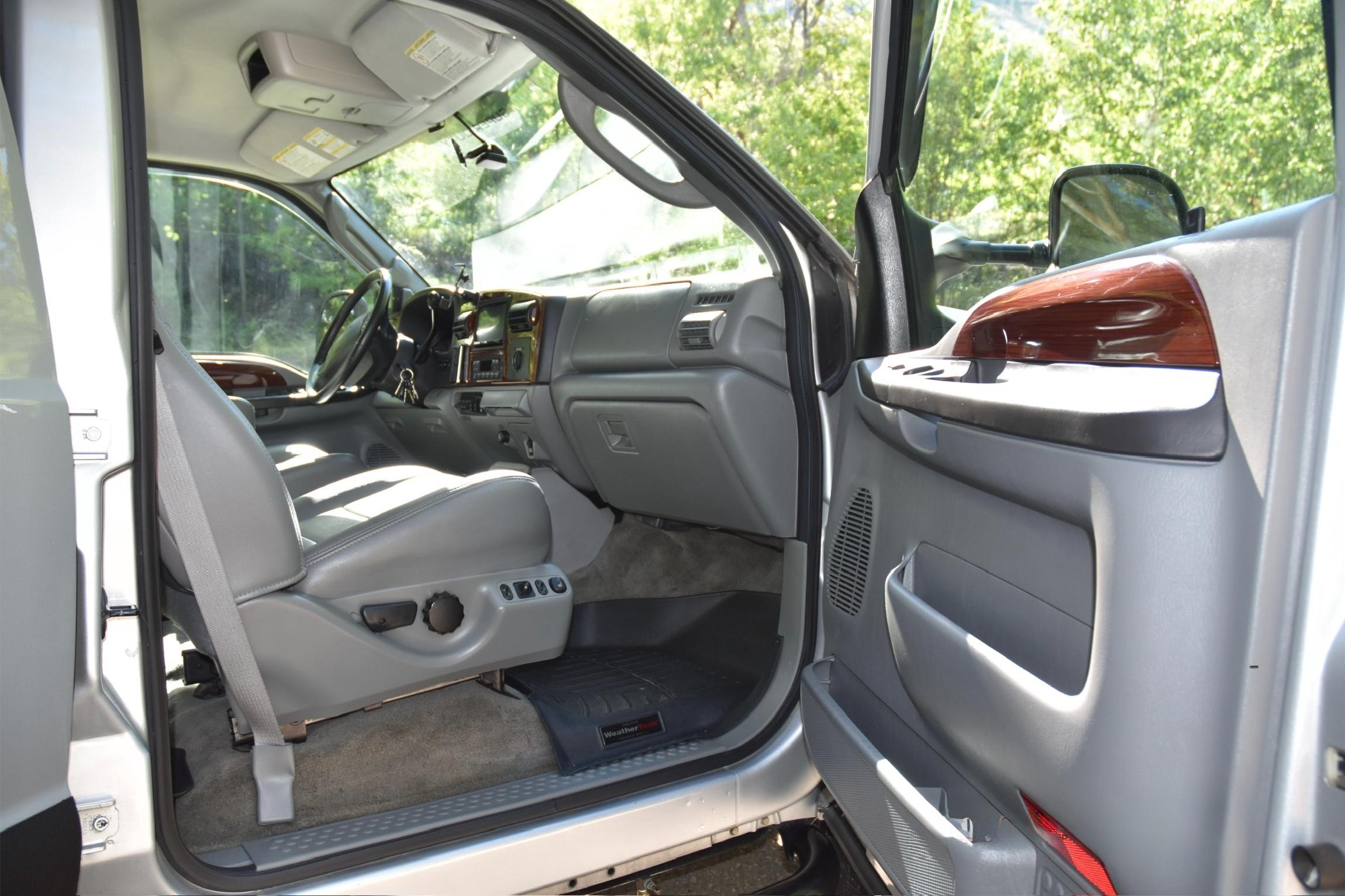 Sold: 2007 EarthRoamer XV-LT 048