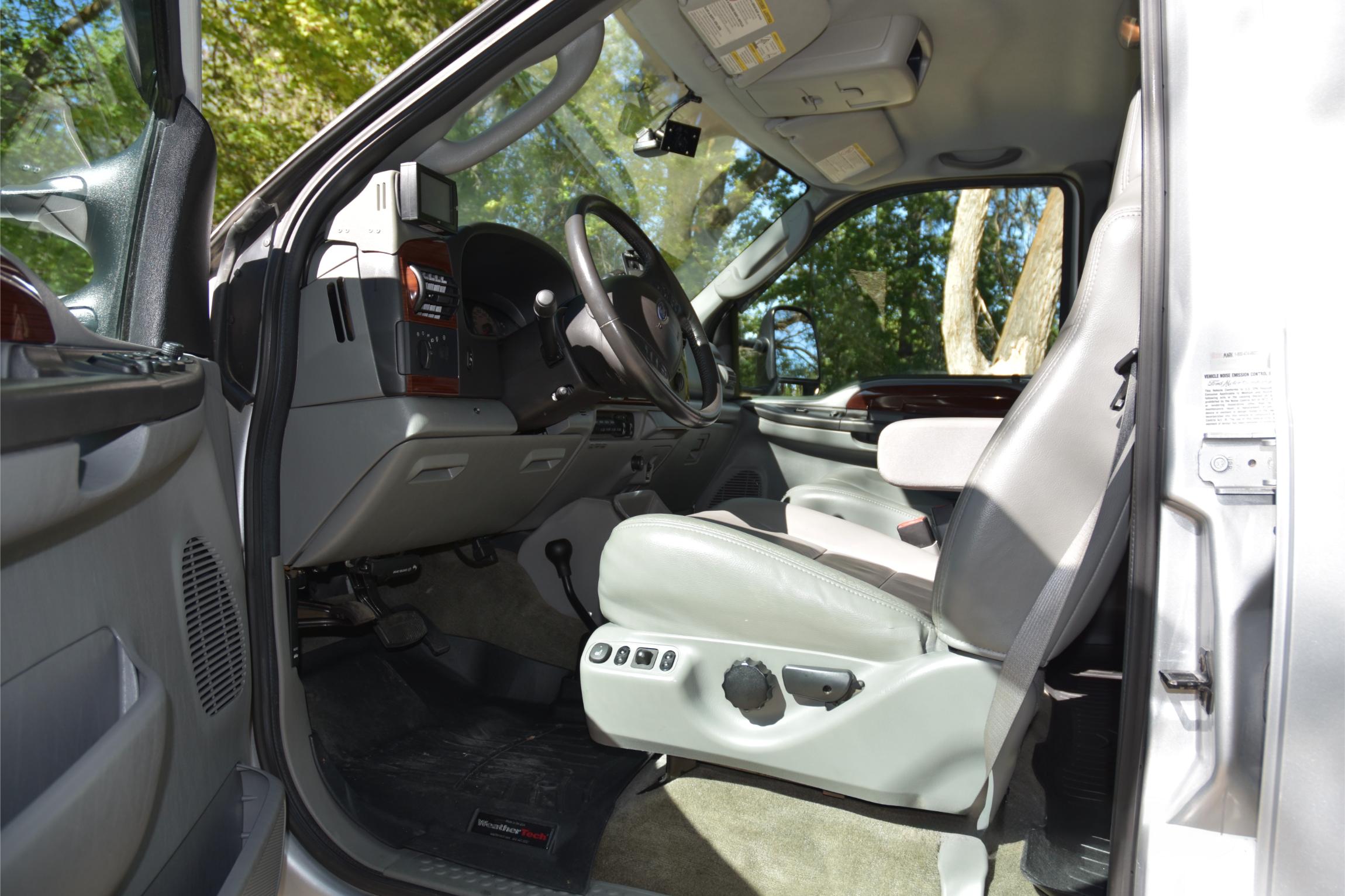 Sold: 2007 EarthRoamer XV-LT 048