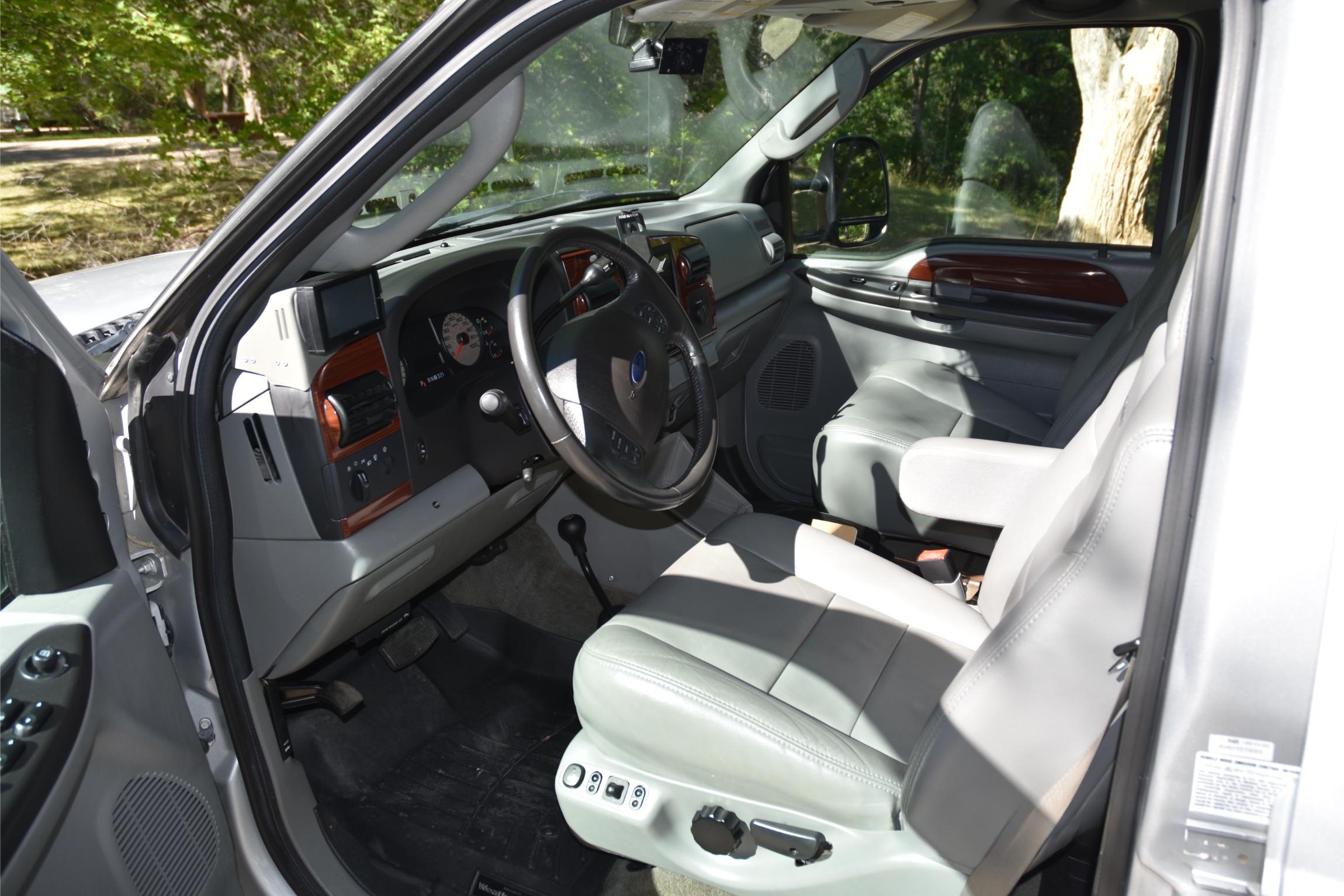 Sold: 2007 EarthRoamer XV-LT 048