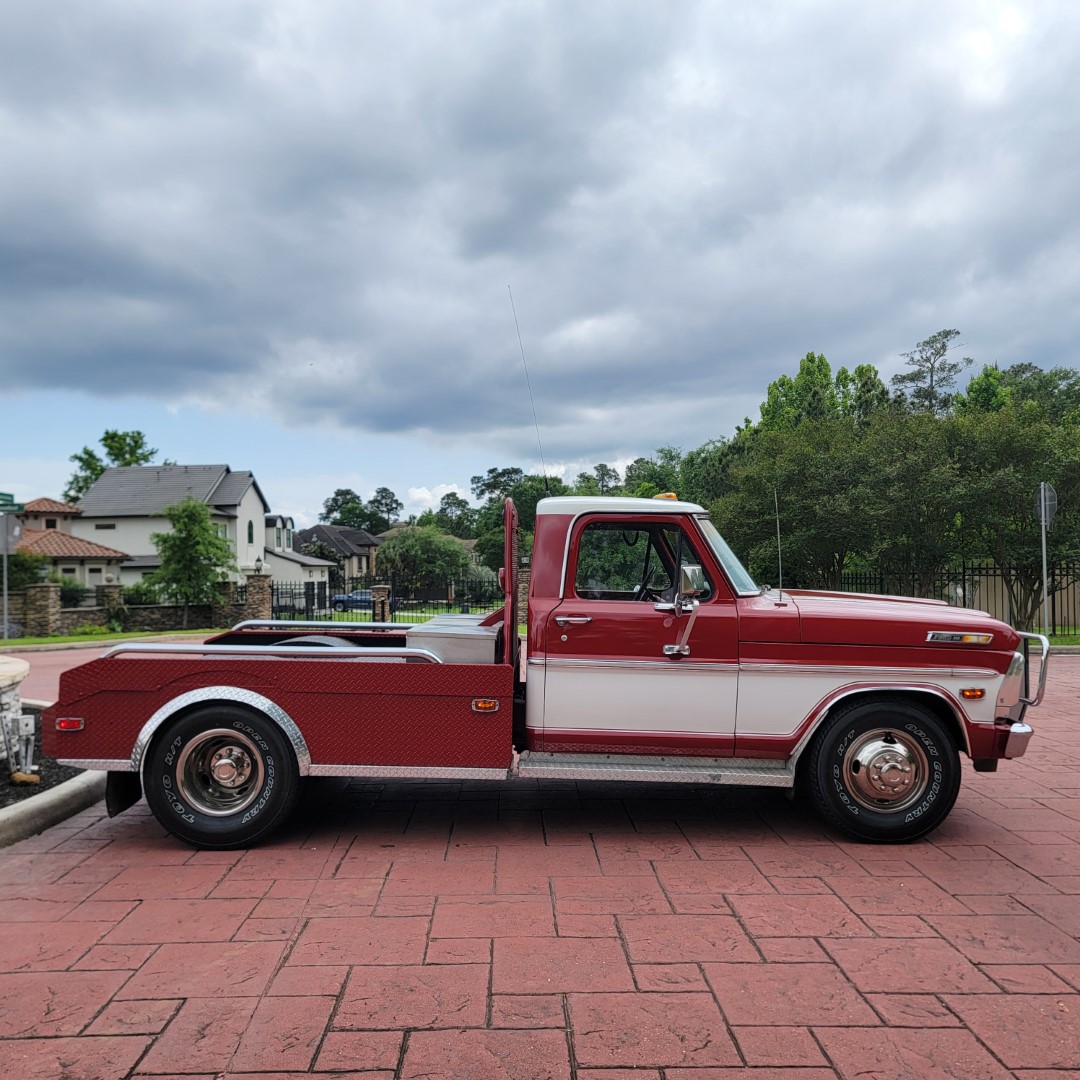 1969 Ford F-350 Hauler