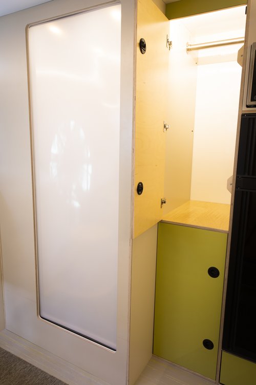 Sold: 1994 Mercedes-Benz SK1824 Expedition Truck