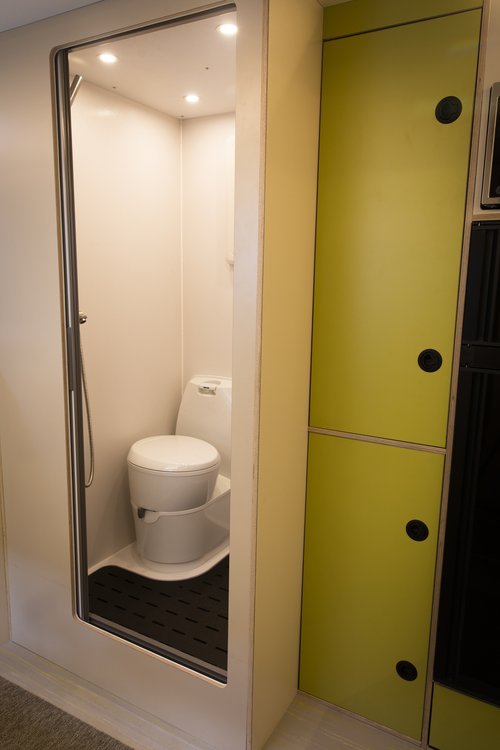 Sold: 1994 Mercedes-Benz SK1824 Expedition Truck