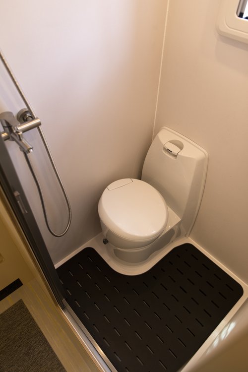 Sold: 1994 Mercedes-Benz SK1824 Expedition Truck