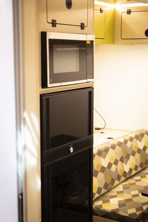 Sold: 1994 Mercedes-Benz SK1824 Expedition Truck