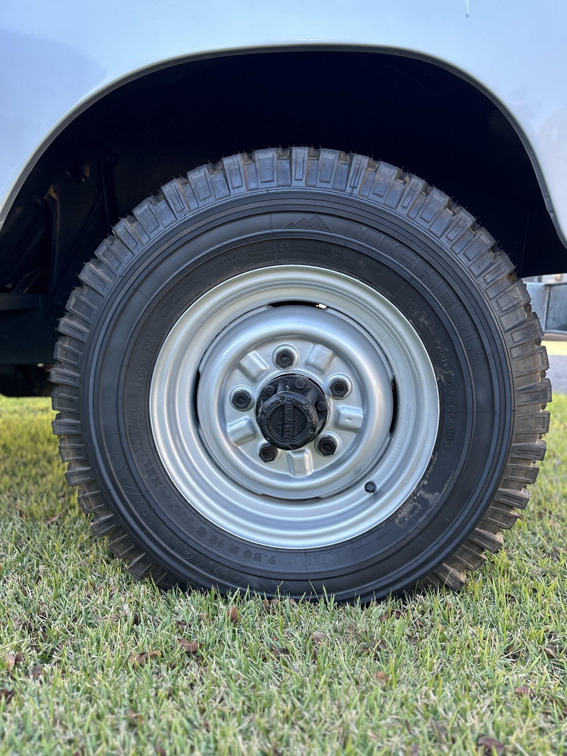 1980 Land Rover Series III 88 Santana