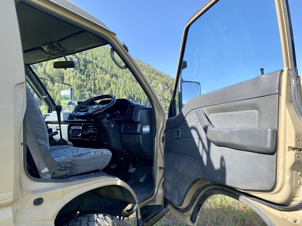 Sold: 1997 Mitsubishi Delica L300 Starwagon