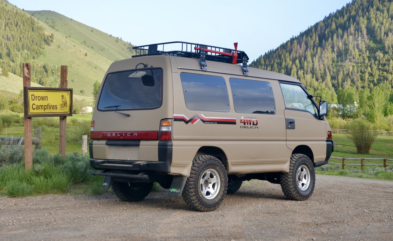 Sold: 1997 Mitsubishi Delica L300 Starwagon