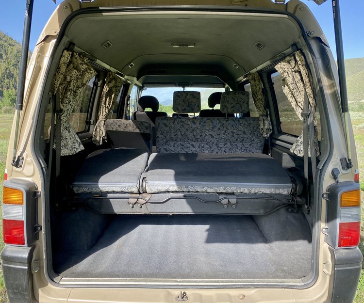 Sold: 1997 Mitsubishi Delica L300 Starwagon
