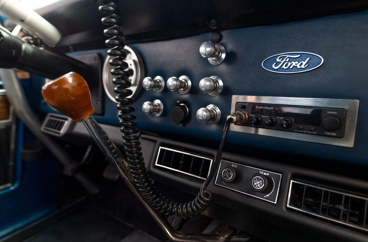 Sold: 1970 Ford Bronco