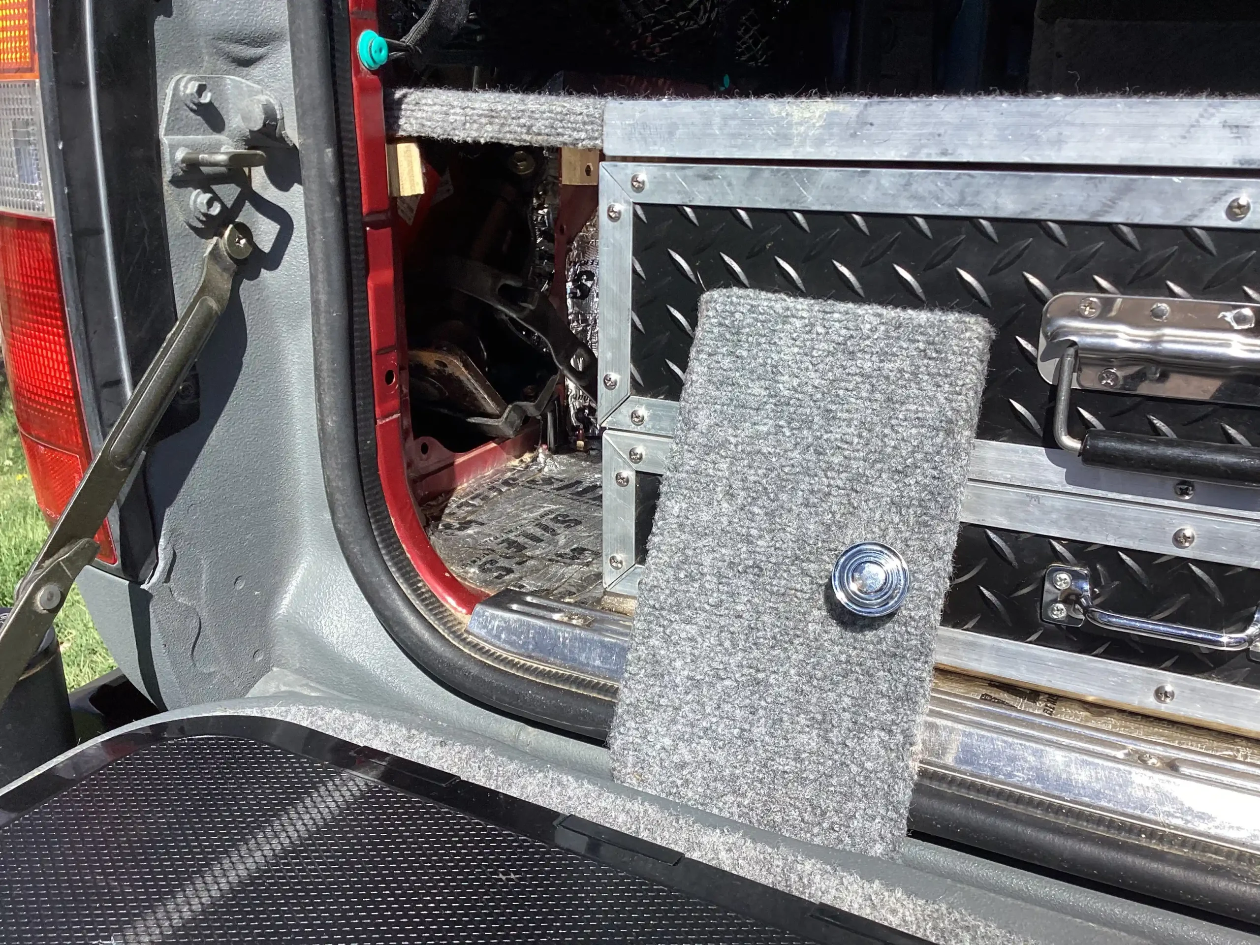 Sold: Modified 1995 Toyota Land Cruiser