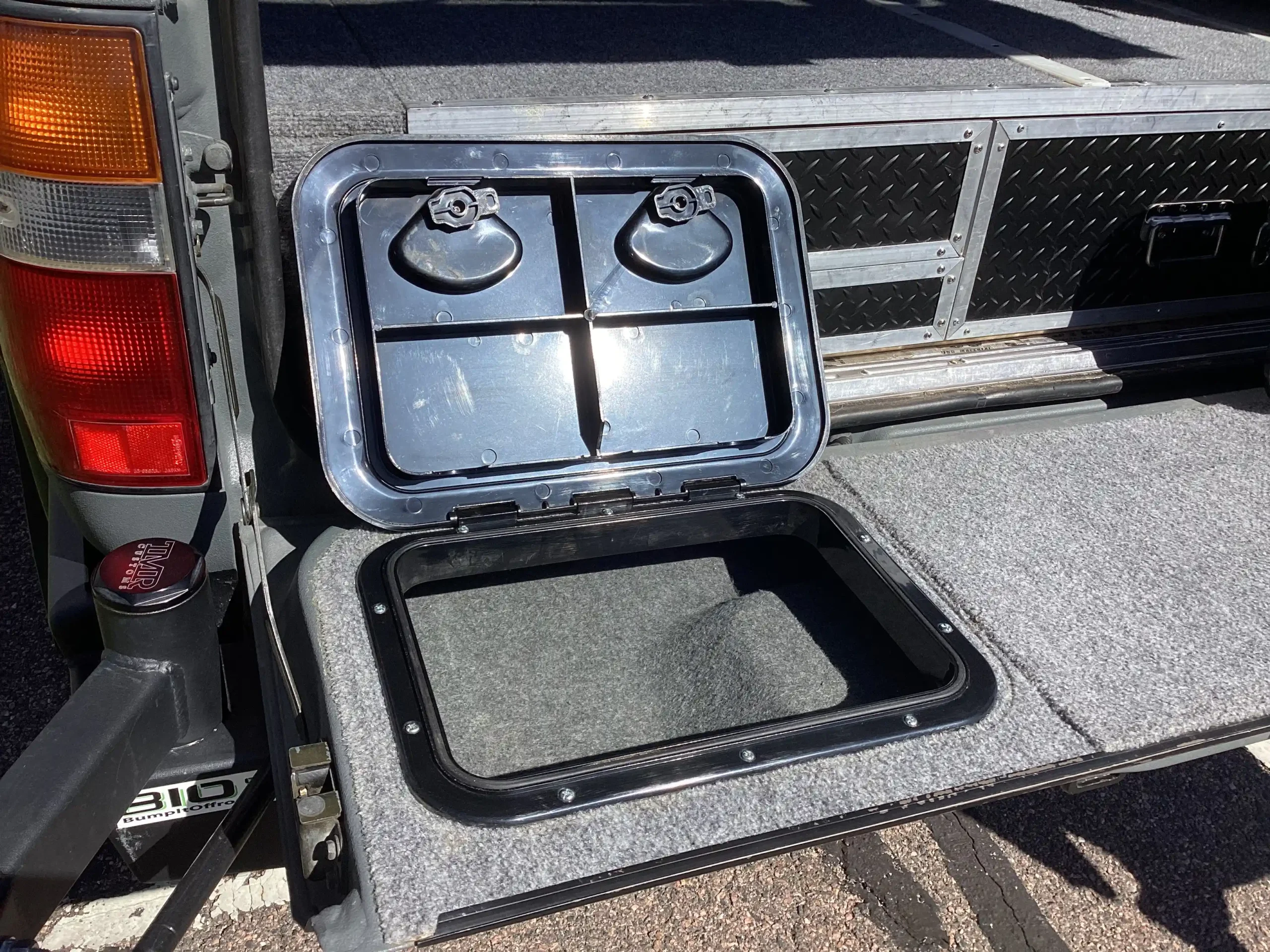 Sold: Modified 1995 Toyota Land Cruiser