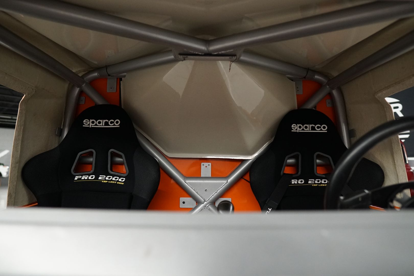 Sold: 2008 Land Rover Defender Bowler Tomcat