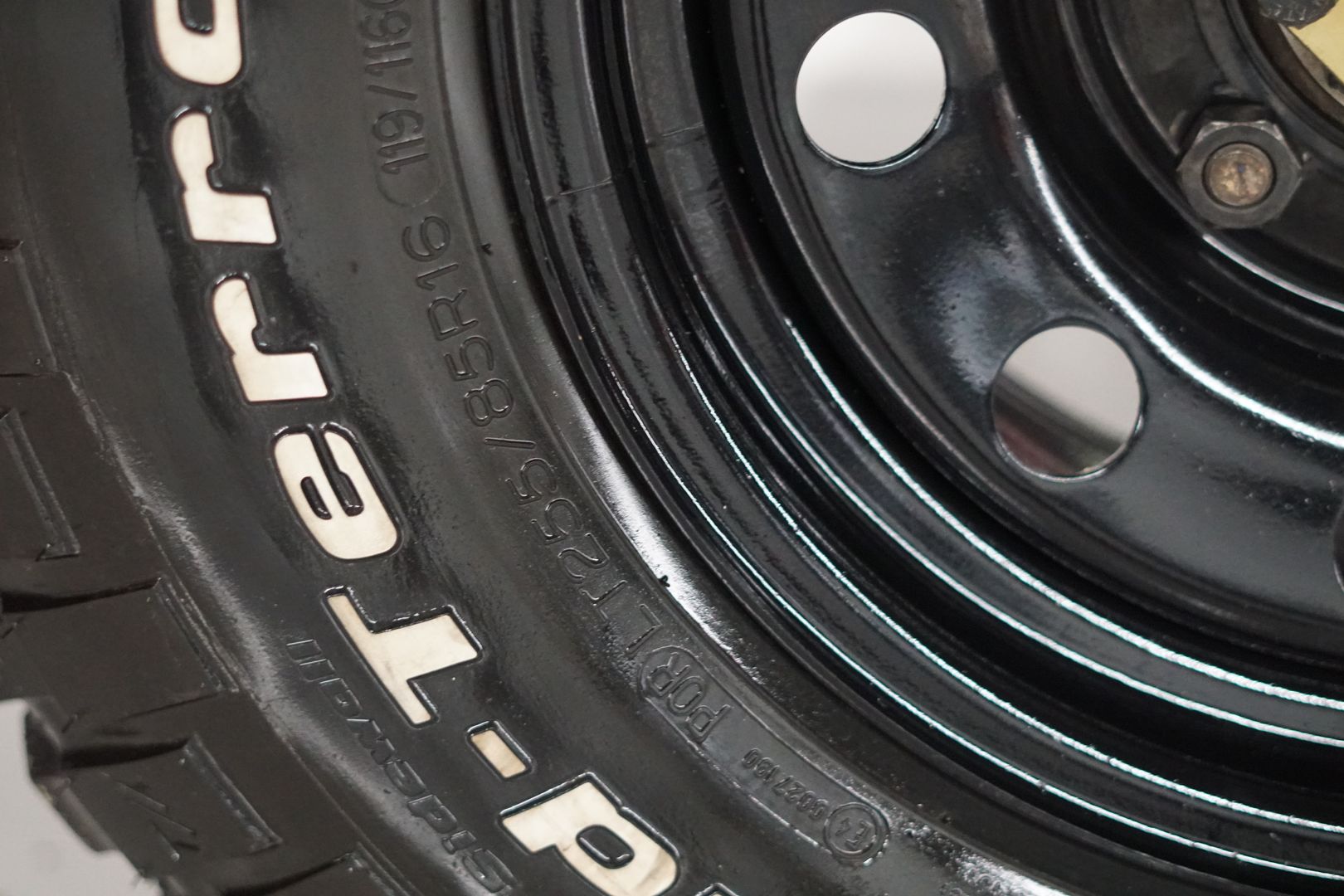 Sold: 2008 Land Rover Defender Bowler Tomcat