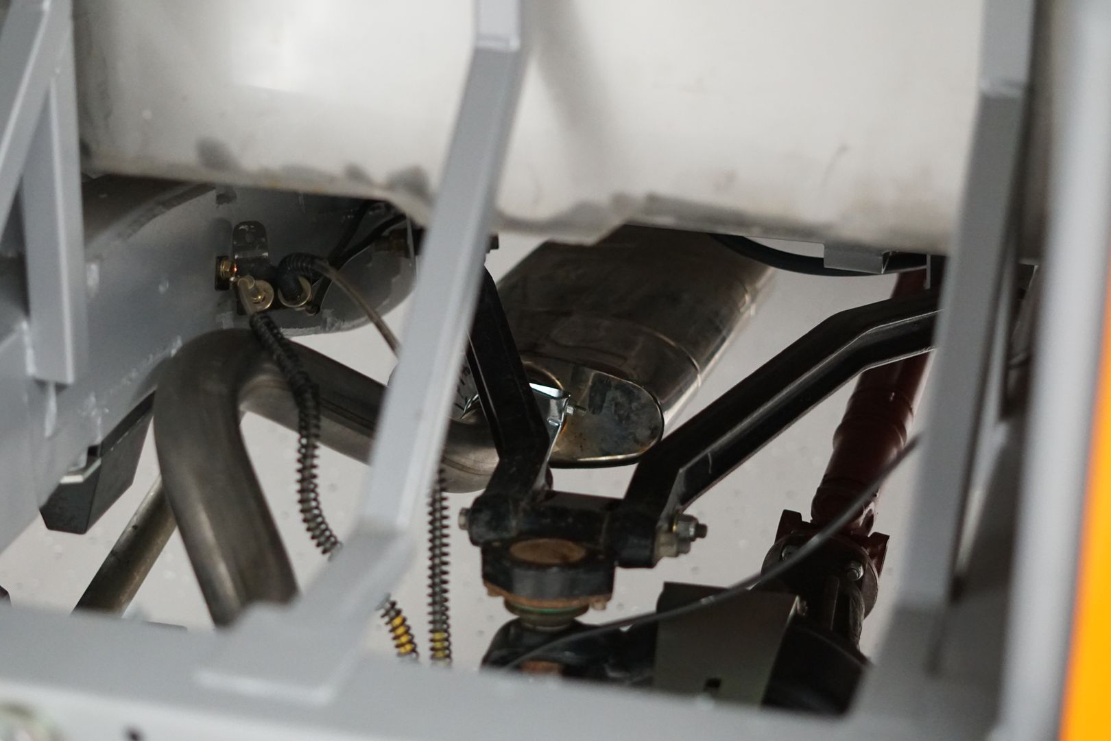 Sold: 2008 Land Rover Defender Bowler Tomcat