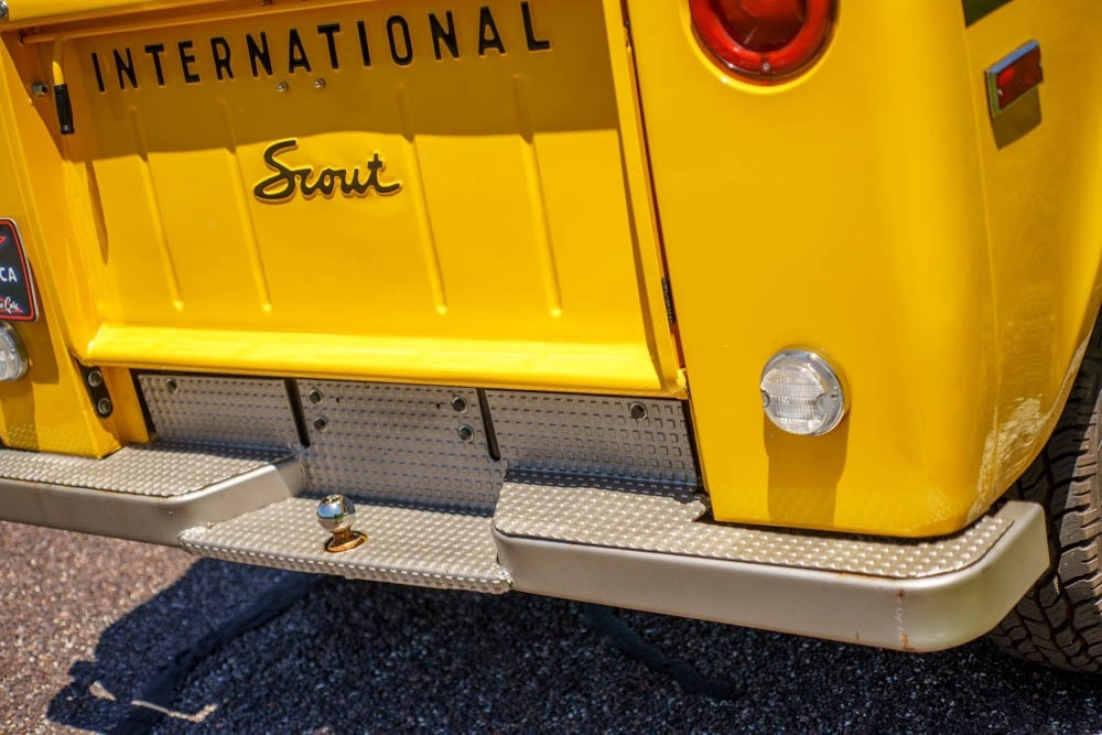 Sold: 1971 IH Scout 800B SnoStar