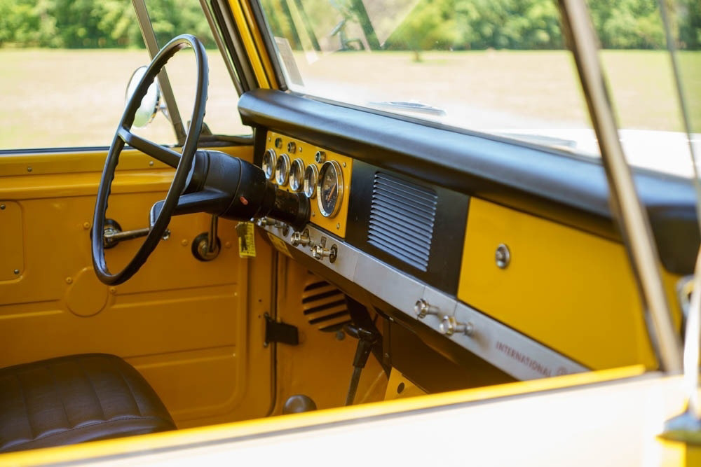 Sold: 1971 IH Scout 800B SnoStar