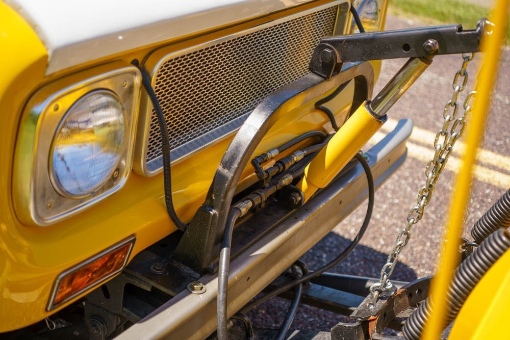 Sold: 1971 IH Scout 800B SnoStar